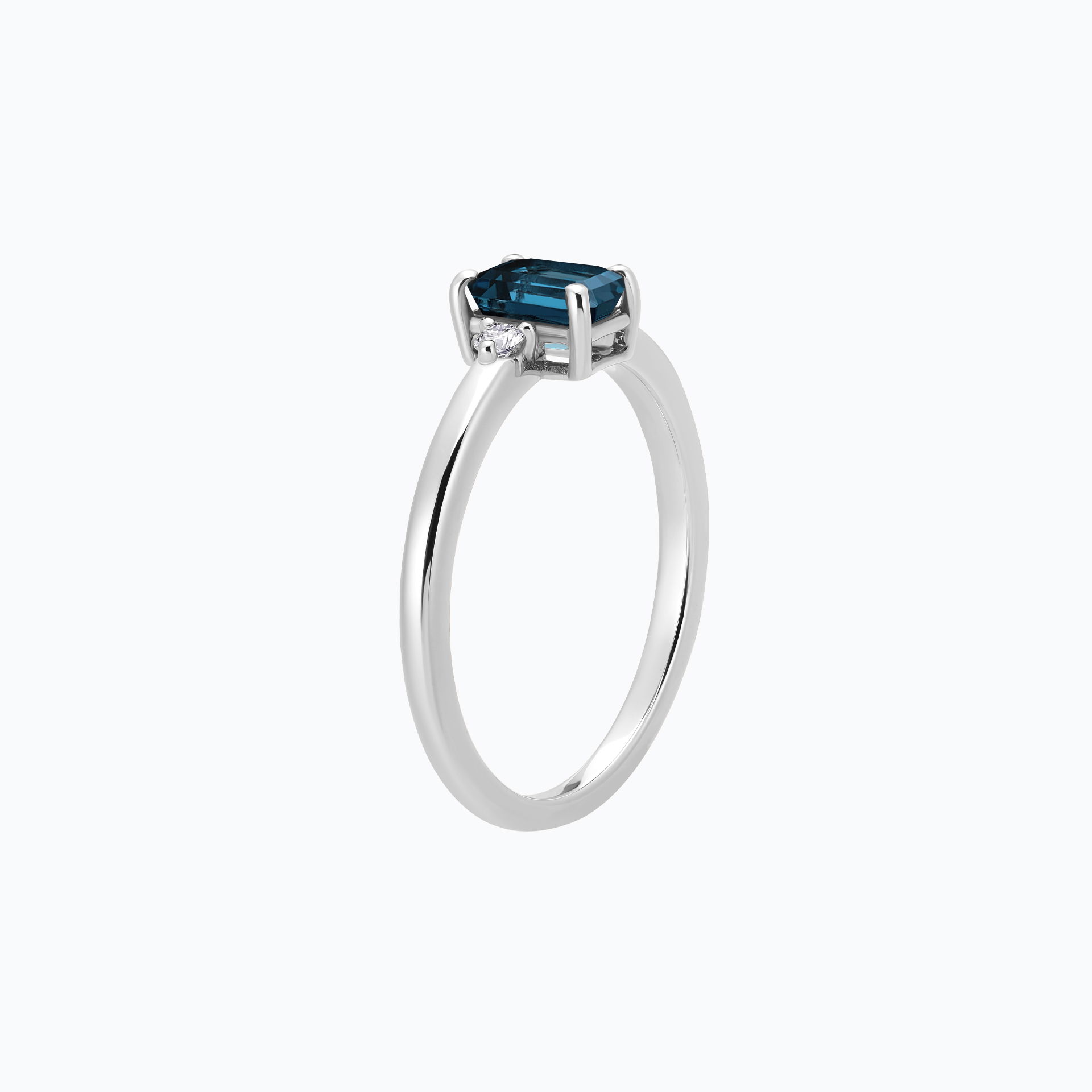 Solitaire Inès Topaze Blue London 6 x 4 mm