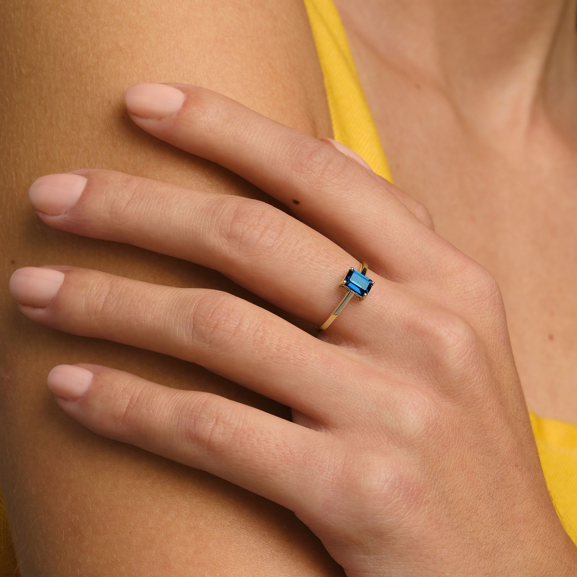 Solitaire Terry Topaze Blue London 6 x 4 mm