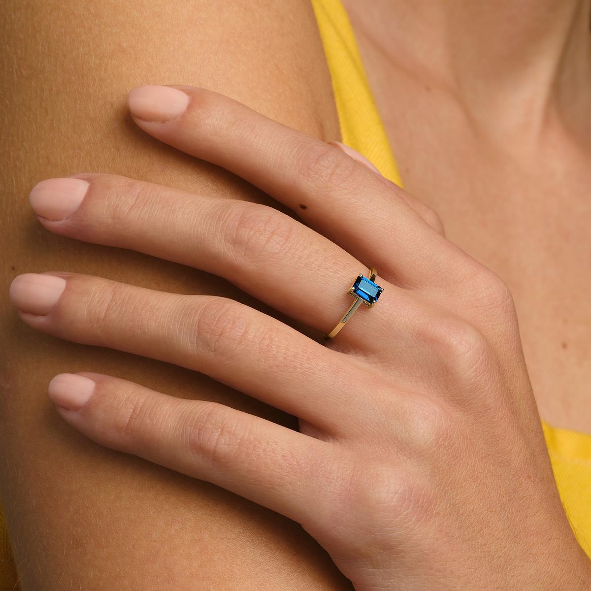 Solitaire Terry Topaze Blue London 6 x 4 mm