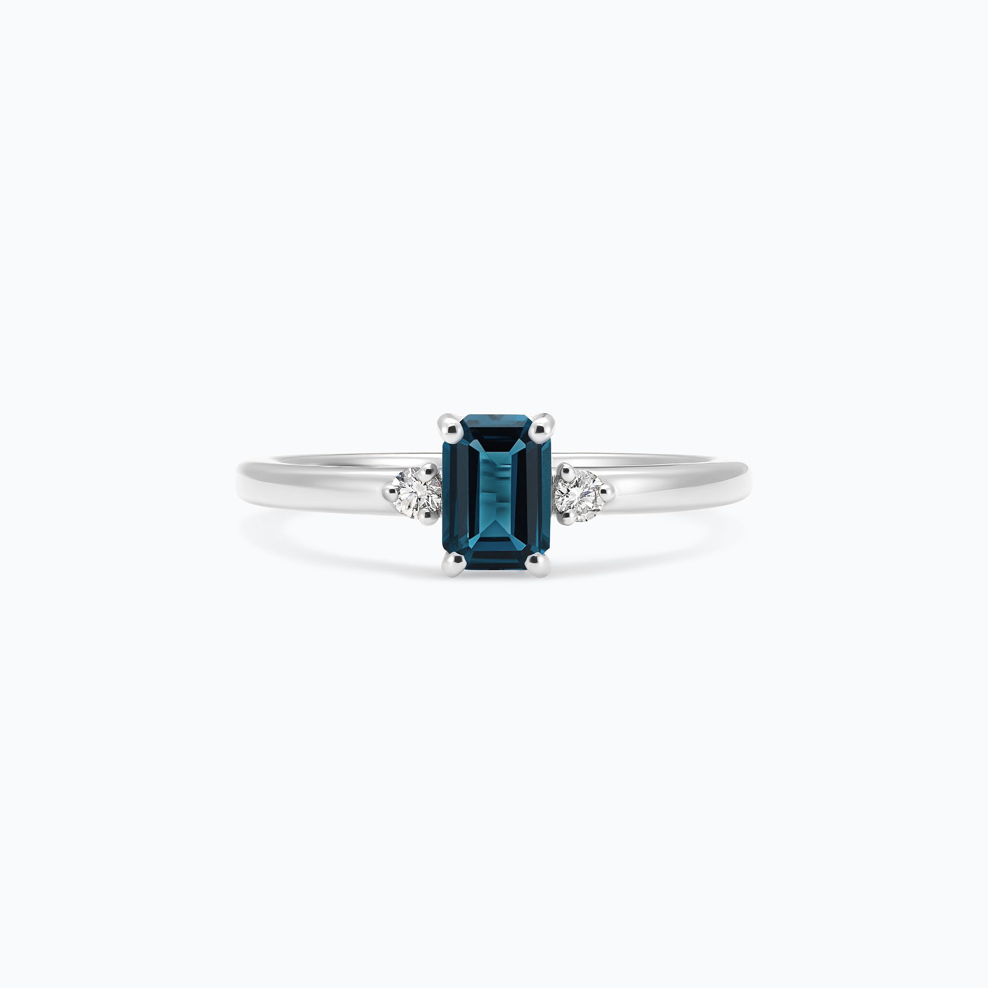 Solitaire Inès Topaze Blue London 6 x 4 mm
