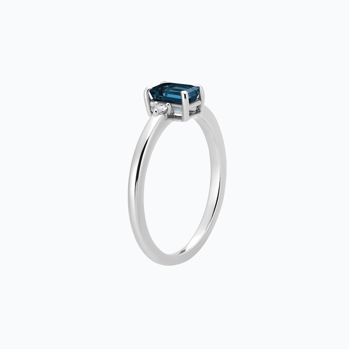 Solitaire Inès Topaze Blue London 6 x 4 mm