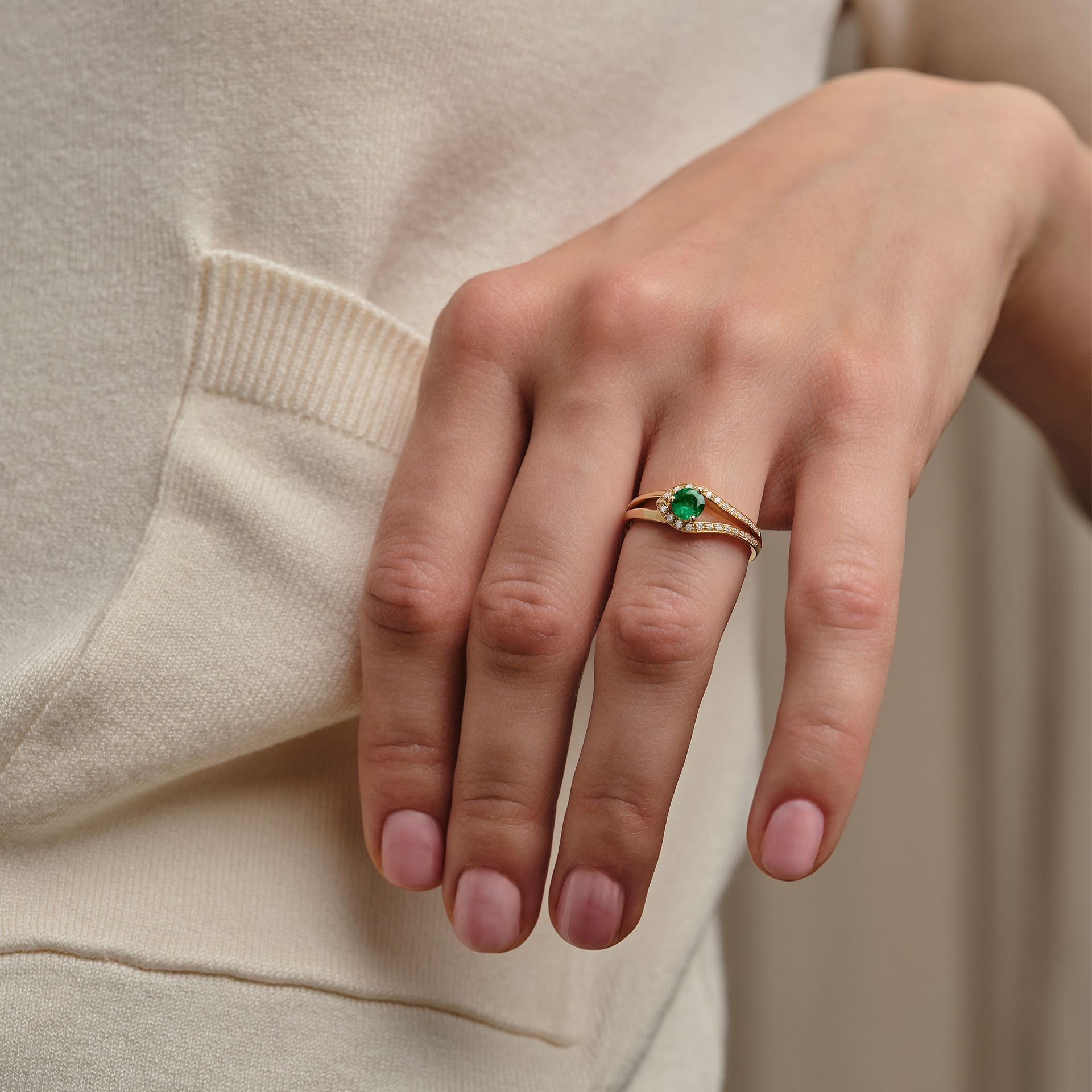 Solitaire Pavé Adoré Émeraude