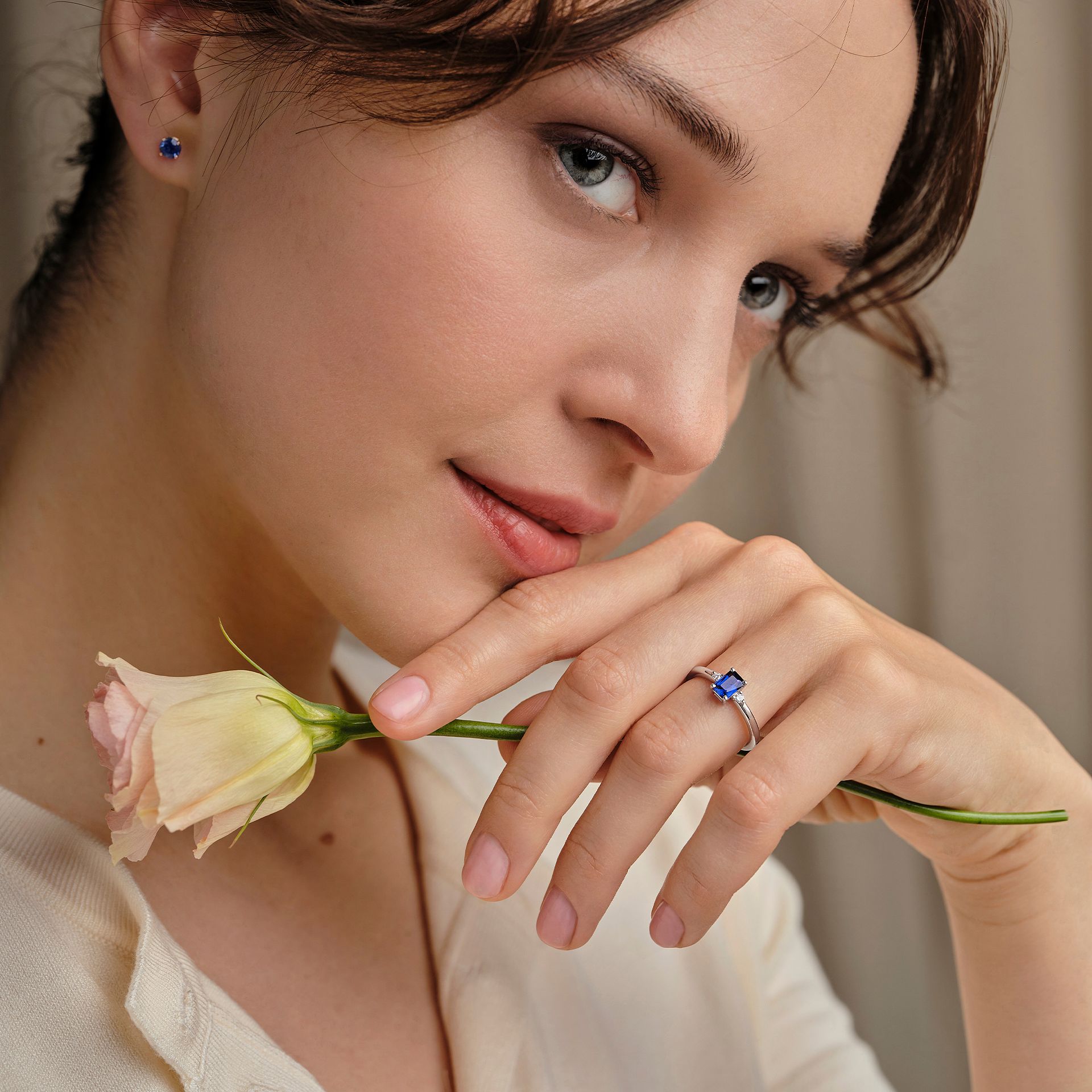 Solitaire Inès Saphir 6 x 4 mm