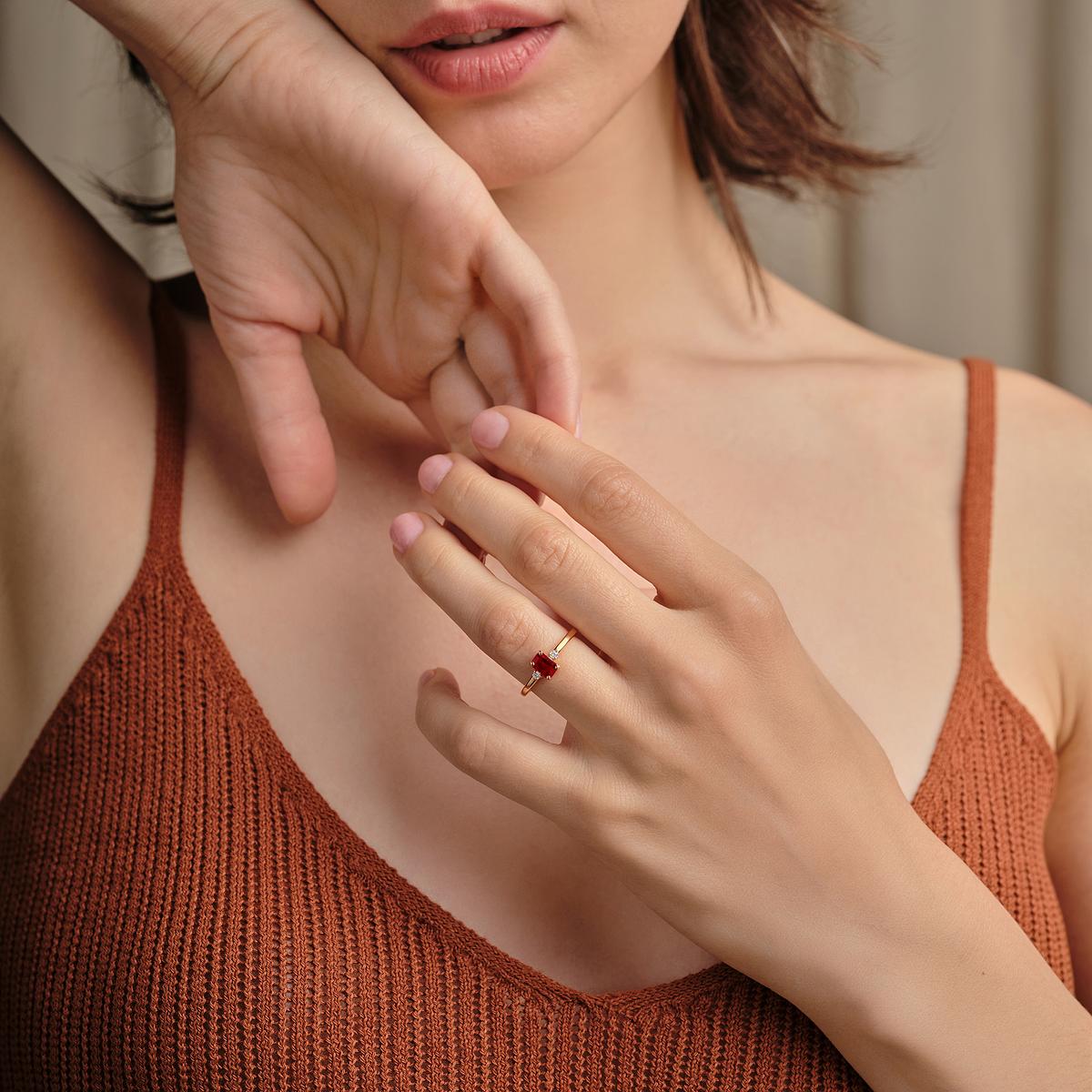 Solitaire Inès Rubis 6 x 4 mm