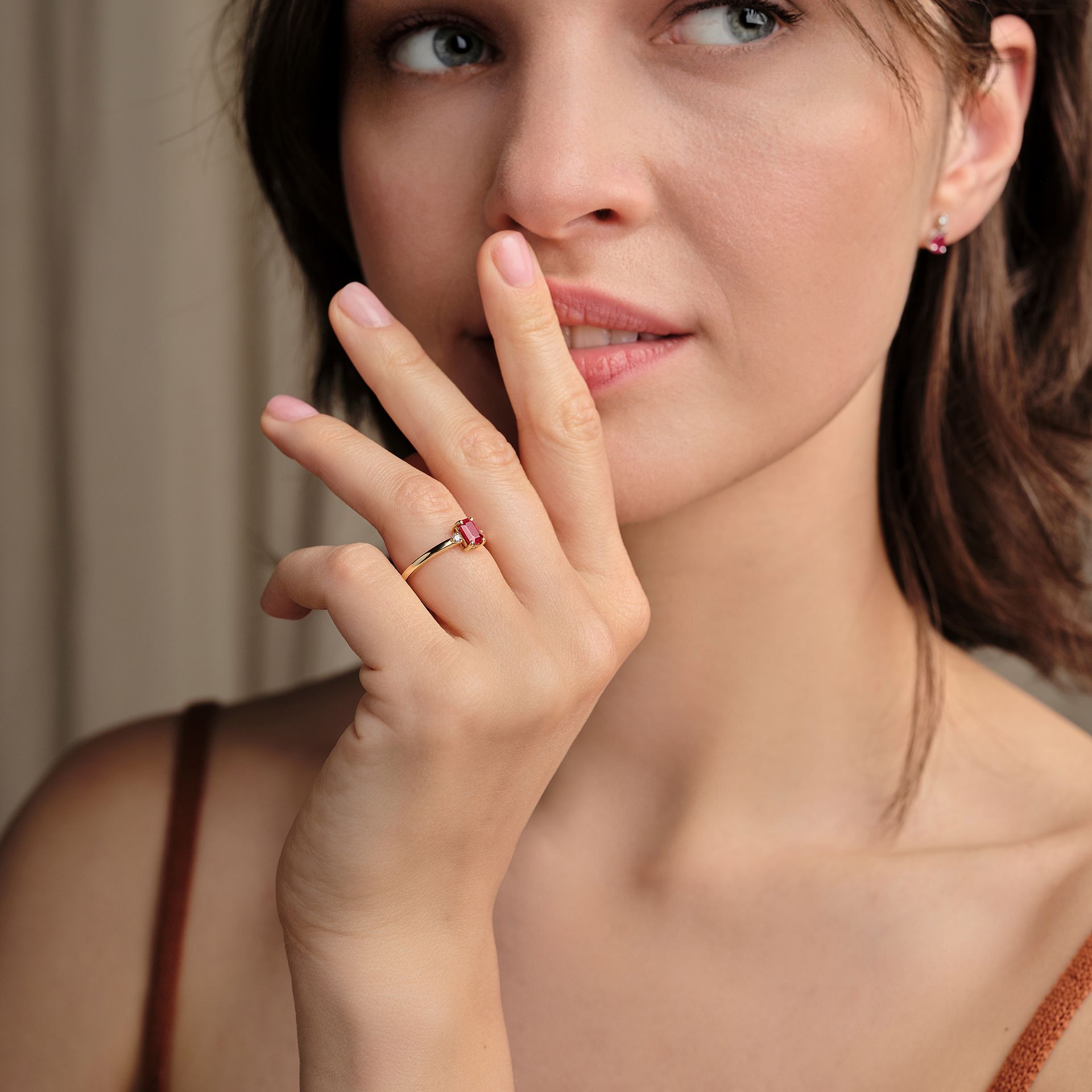 Solitaire Inès Rubis 6 x 4 mm