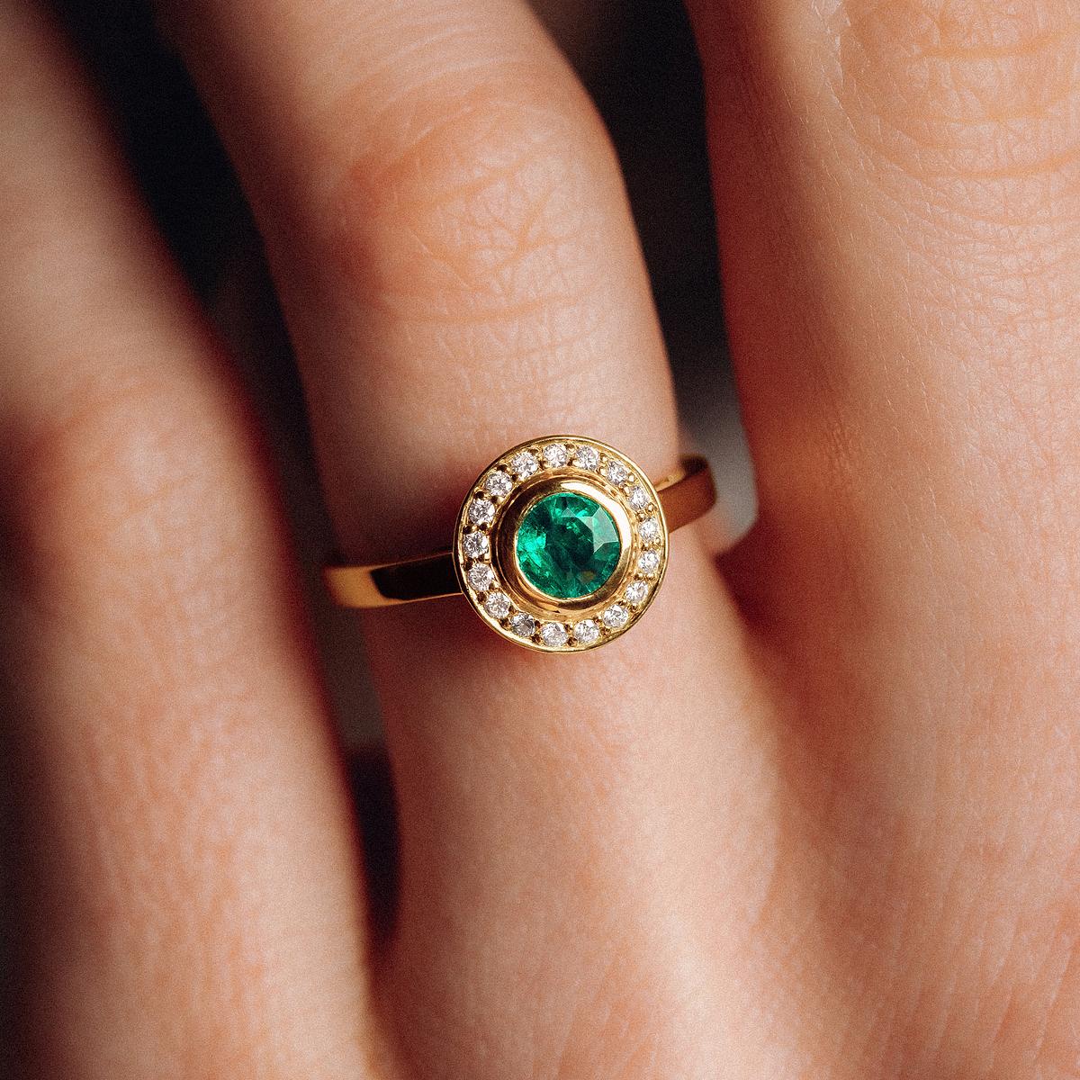 Solitaire Paris Émeraude 4.5 mm