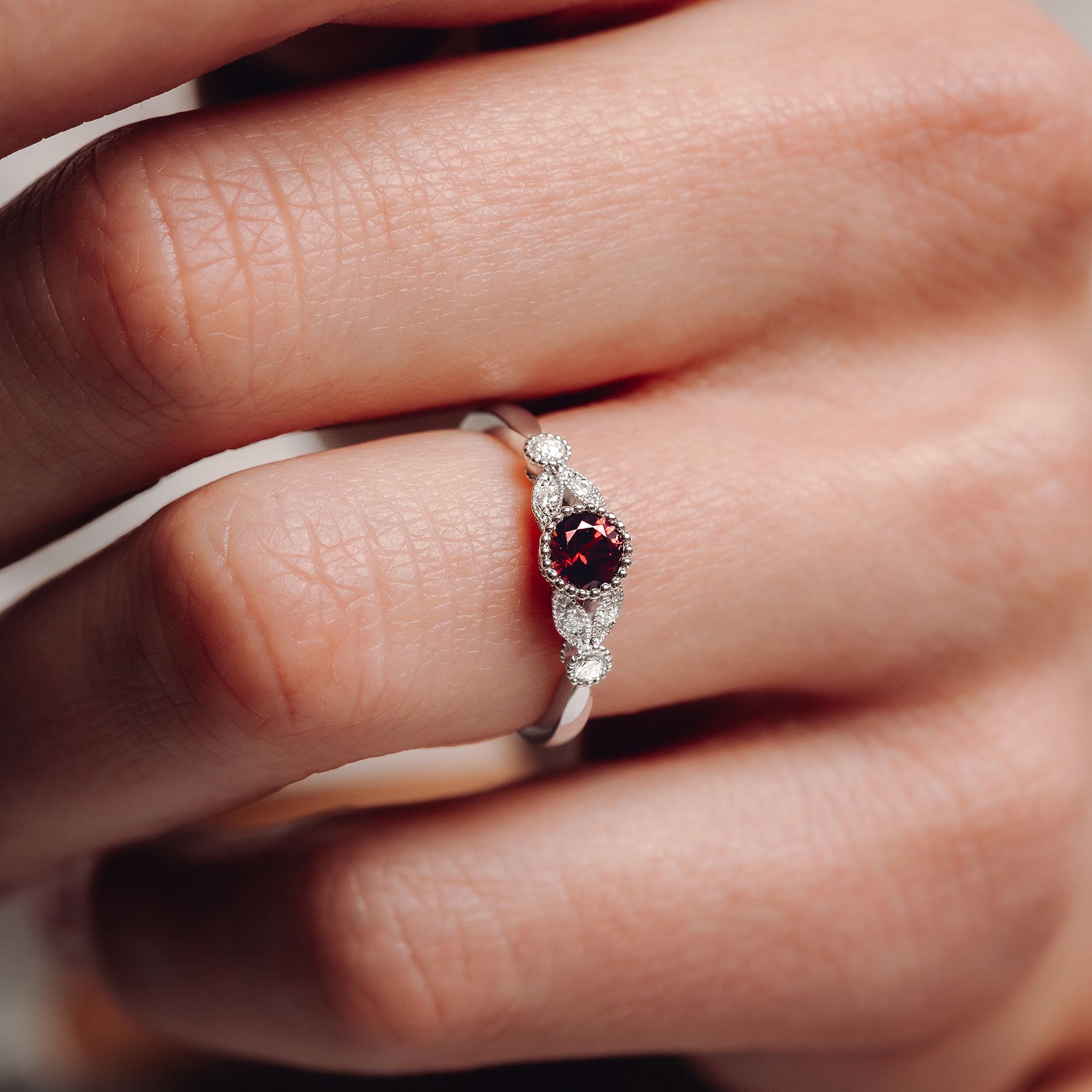 Solitaire Salomé Millegrain Saphir Rouge