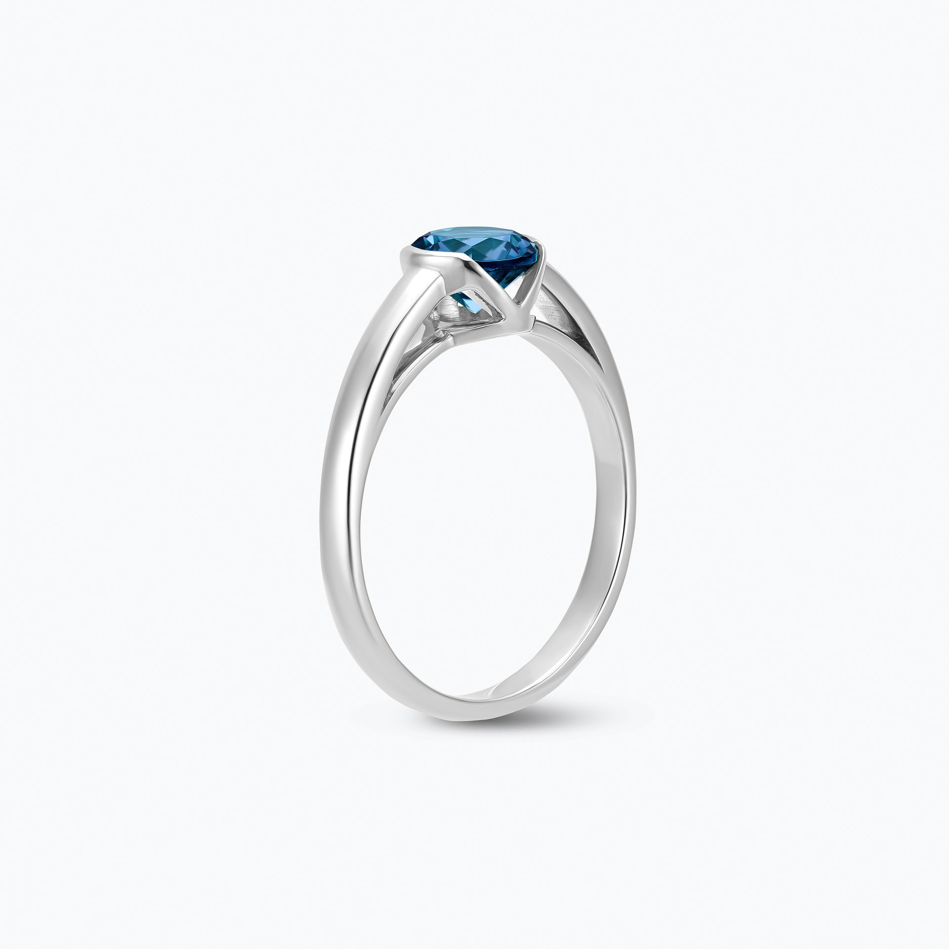 Bague Nymphéa Topaze Blue London 6 mm