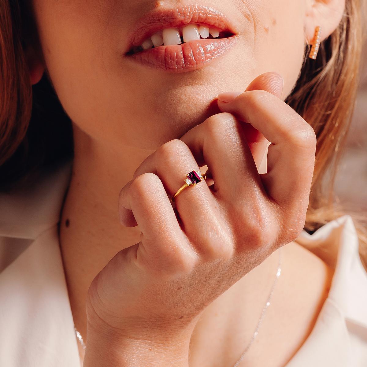 Solitaire Gatsby Rubis 6 x 4 mm