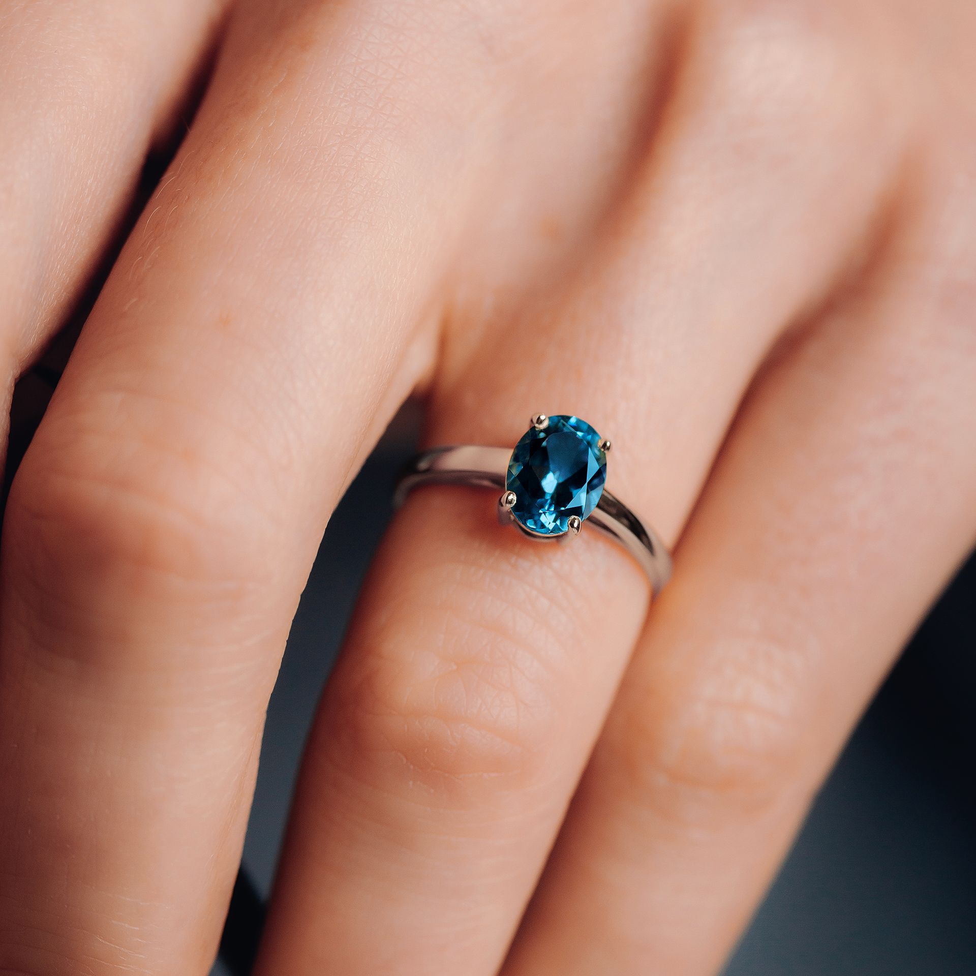 Solitaire Érine Topaze Blue London