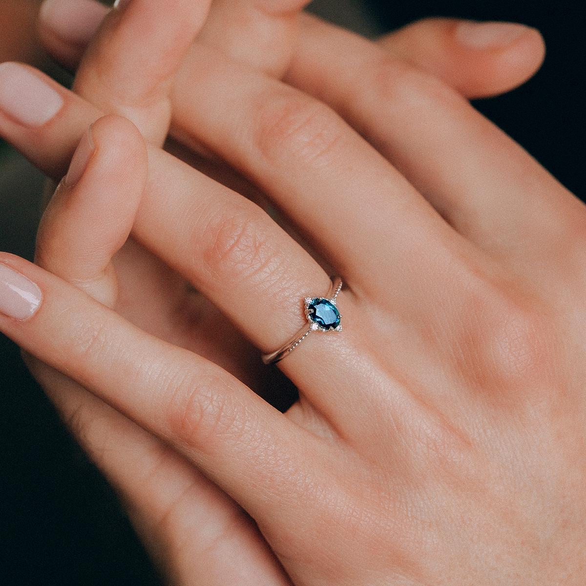 Solitaire Colette Topaze Blue London