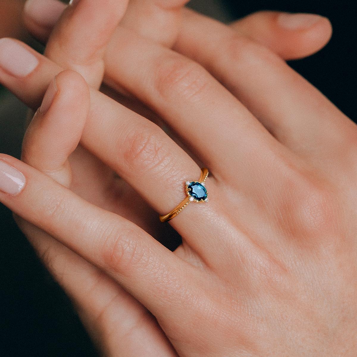 Solitaire Colette Topaze Blue London