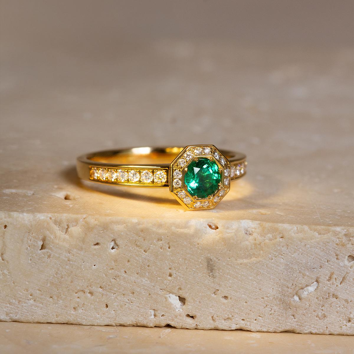 Solitaire Pavé Octogone Émeraude 4.5 mm