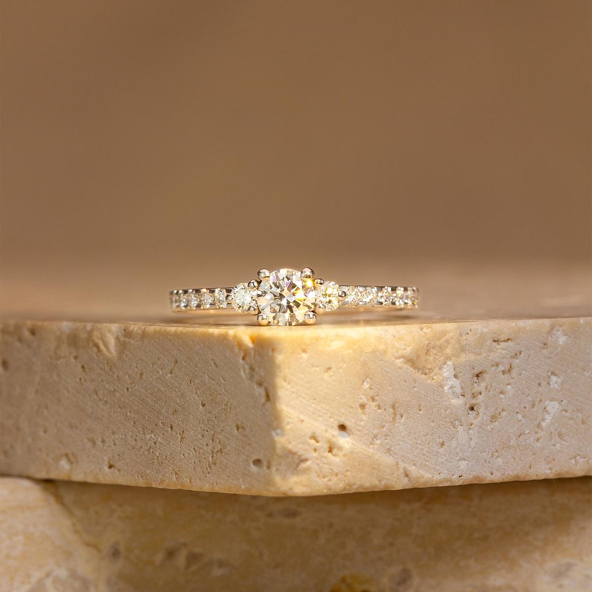 Solitaire Pavé Lolly Éclat Diamant de Synthèse