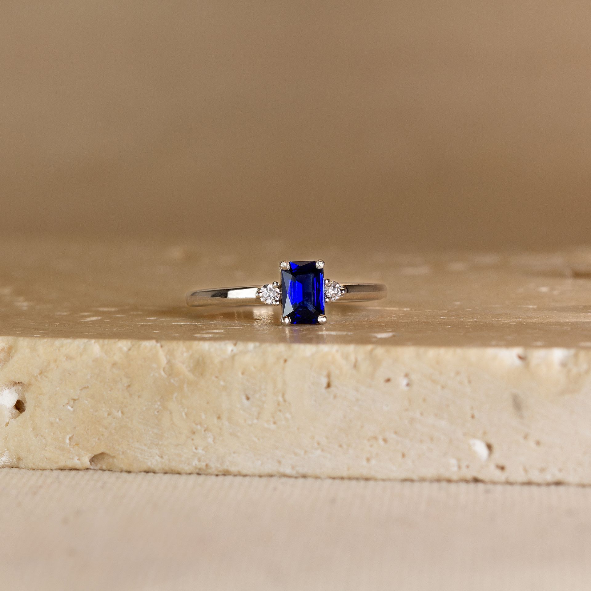 Solitaire Inès Saphir 6 x 4 mm