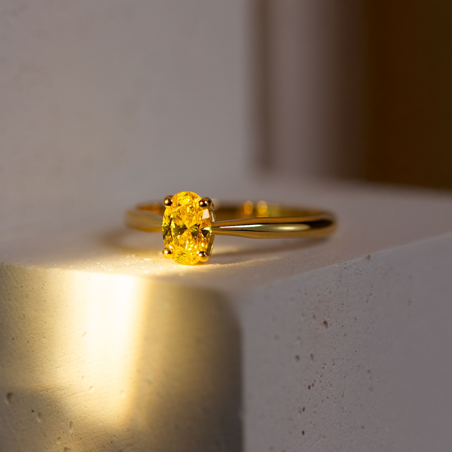Solitaire Luna Ovale Diamant Jaune de Synthèse
