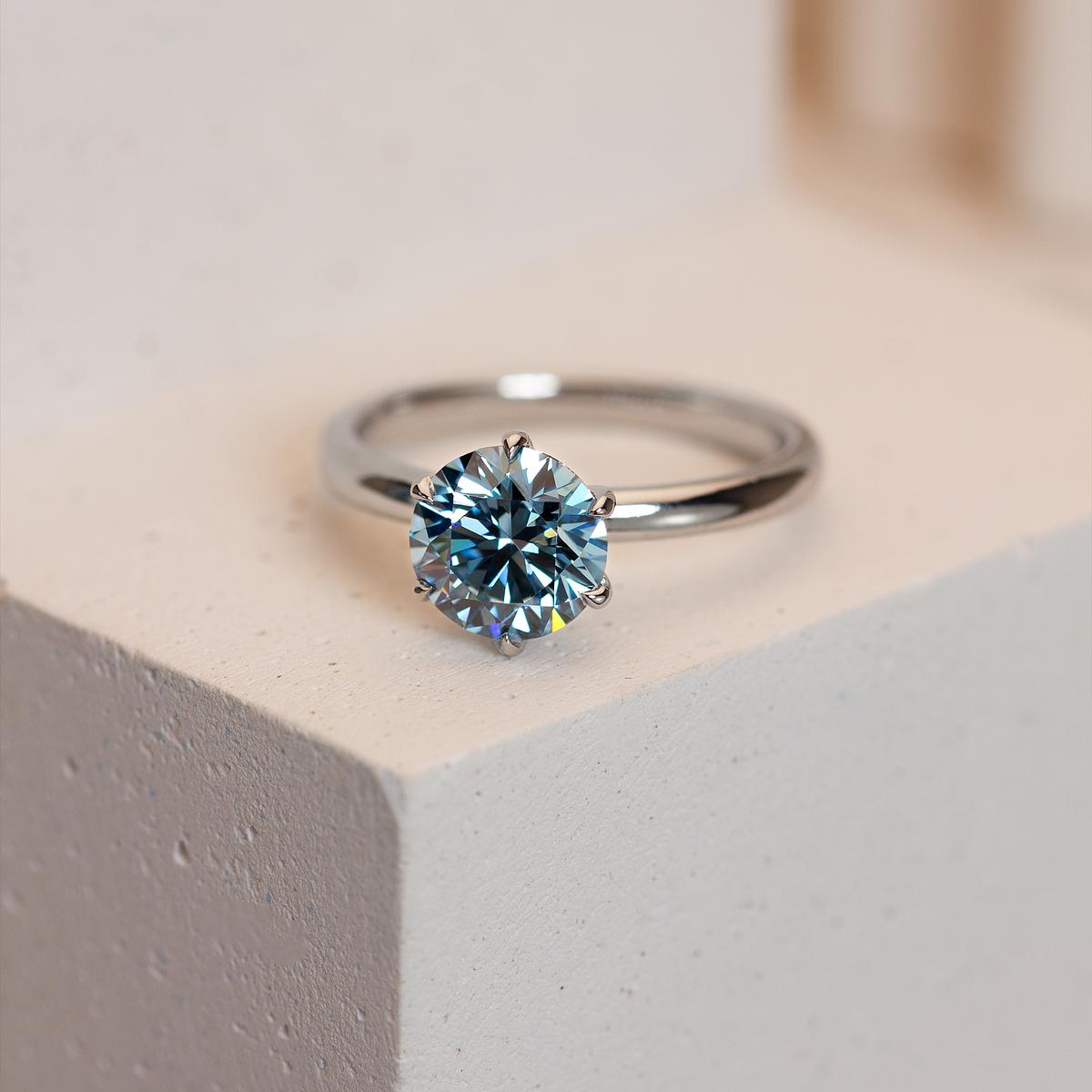 Solitaire Tulipe Diamant Bleu de Synthèse