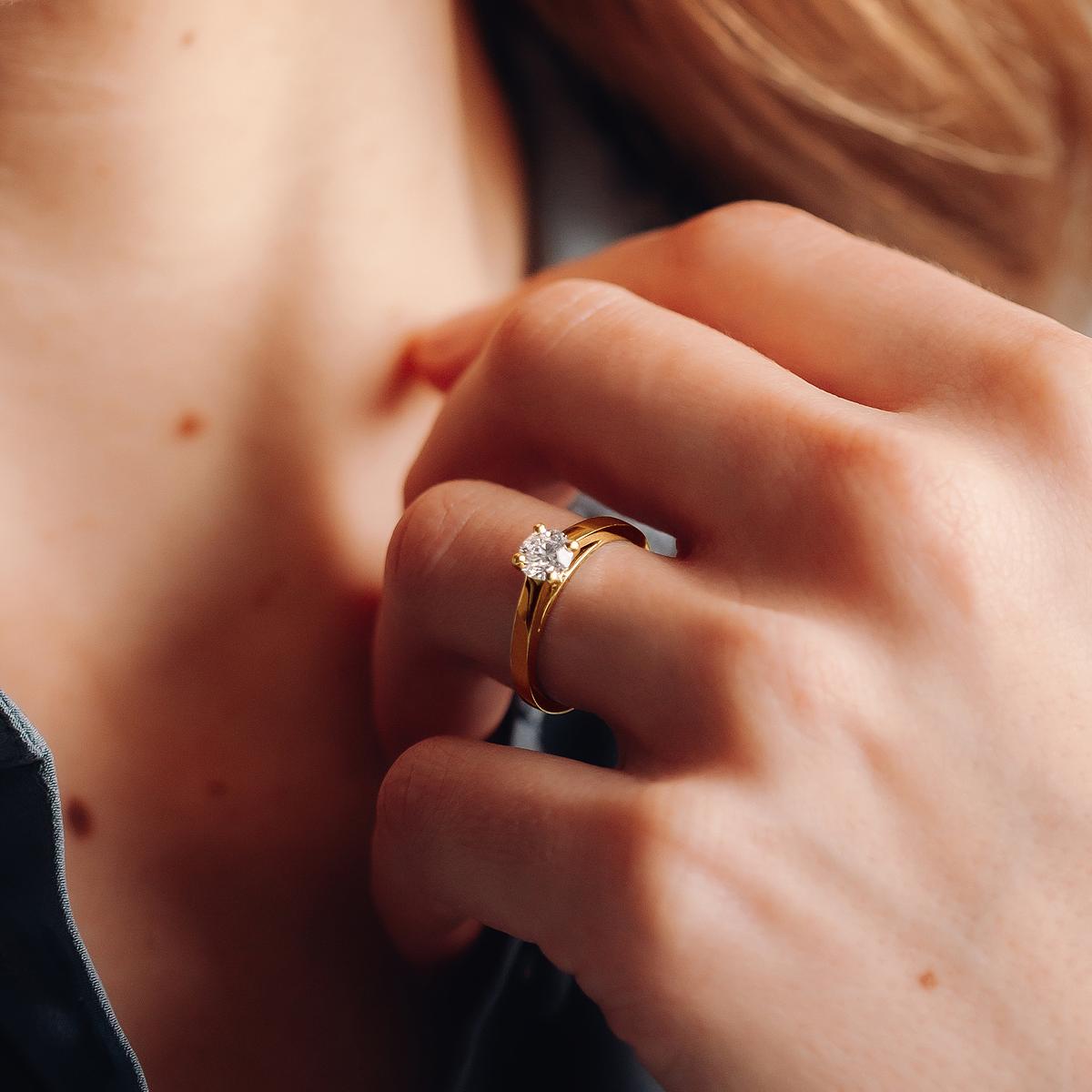 Solitaire Lagon Bleu Iconique Diamant de Synthèse