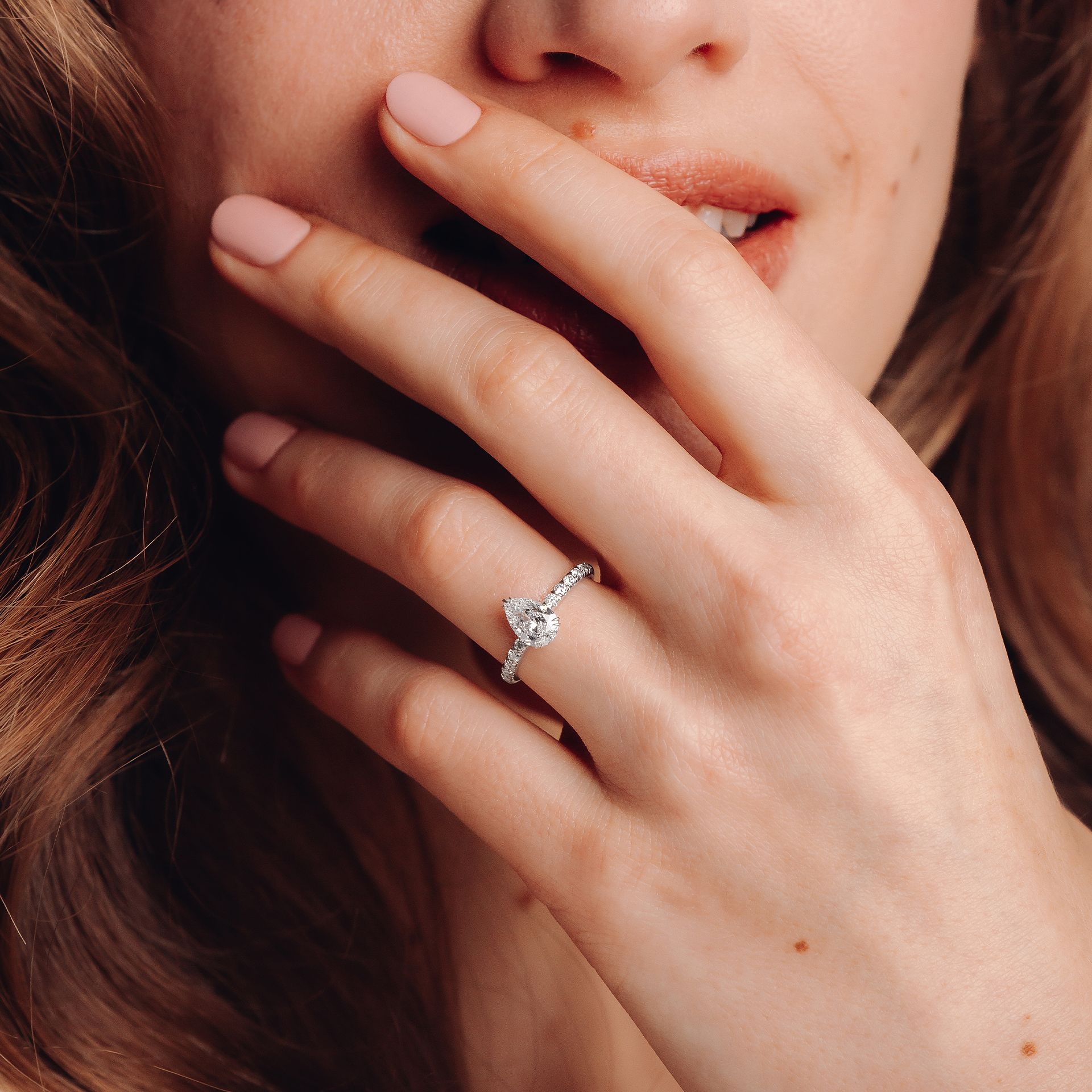 Solitaire Pavé Calla