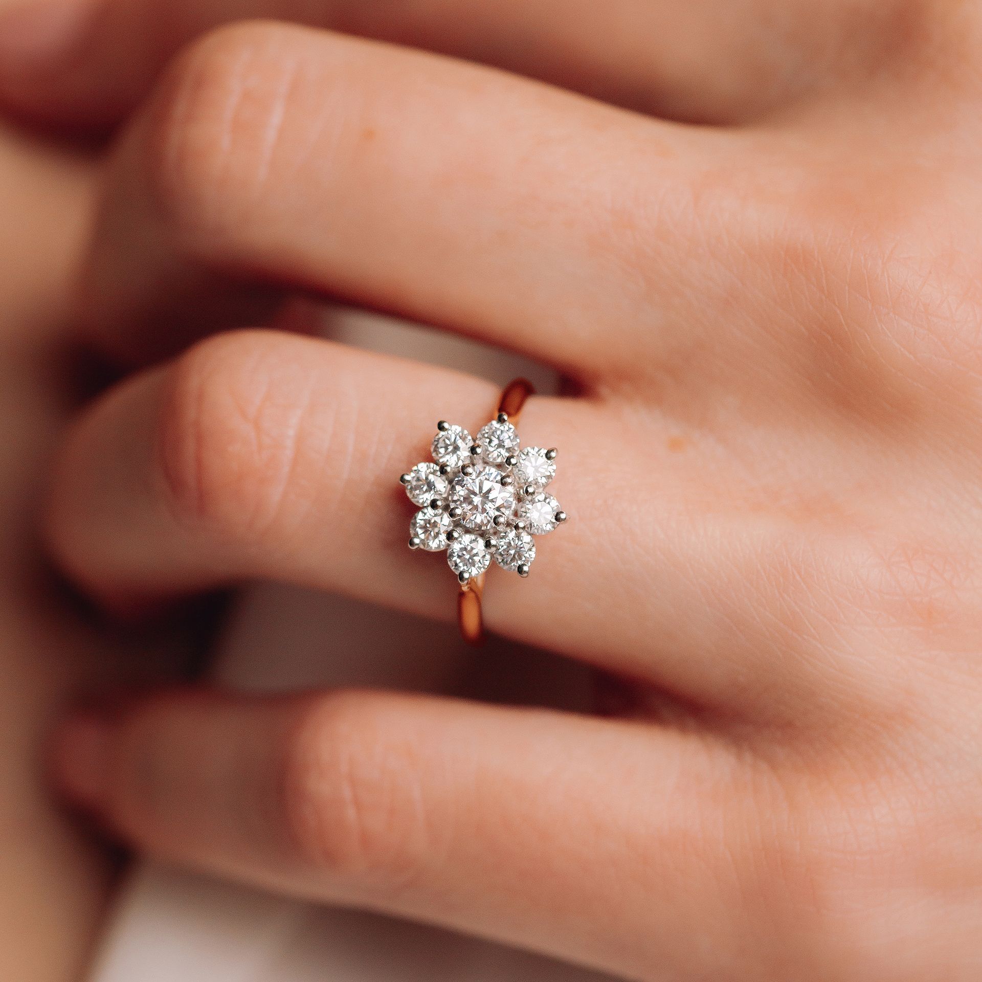 Bague Solitaire Vintage Argent 925 Sertie De Zircons - Forme Marguerite - Taille 52 - Occasion