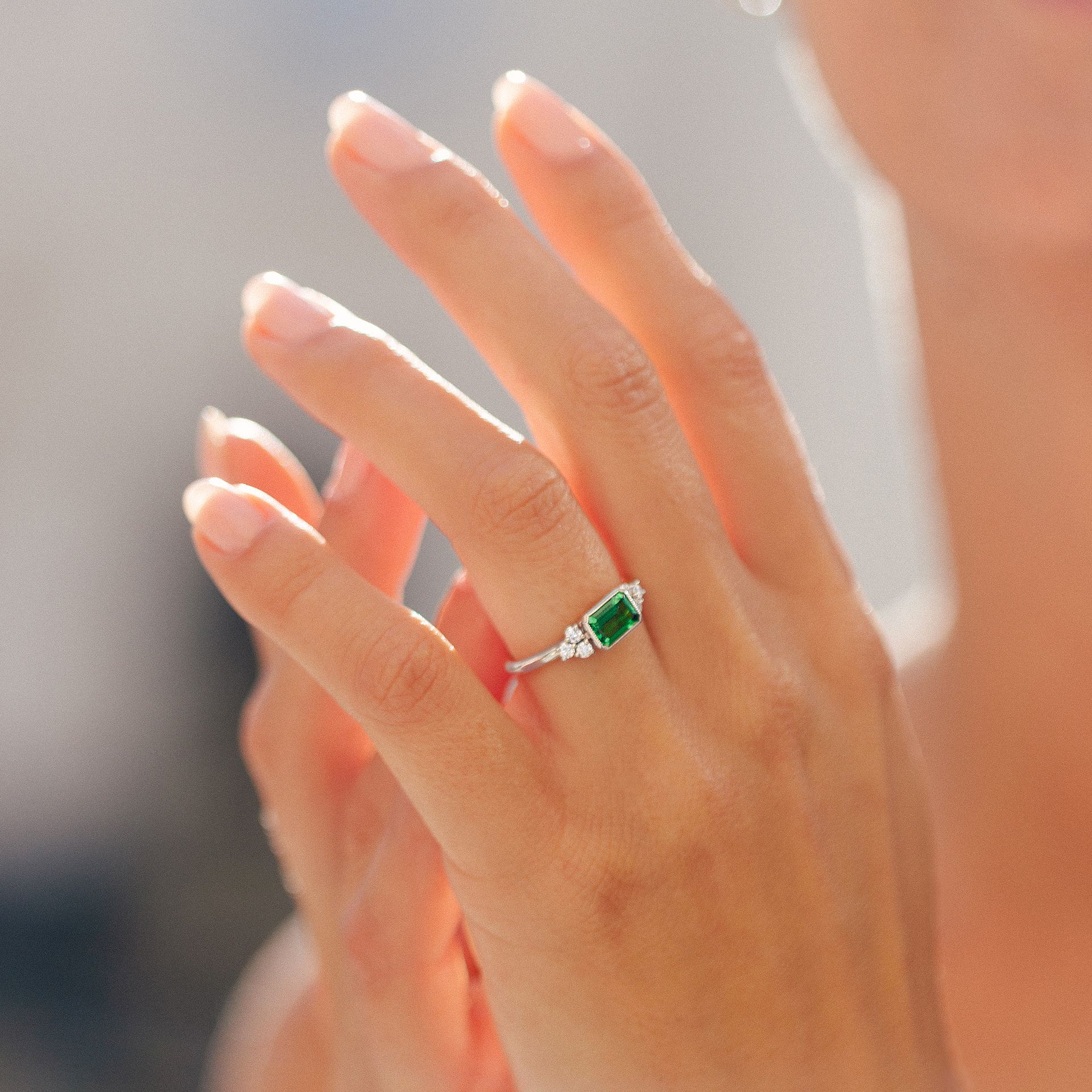 Solitaire Louise Tsavorite