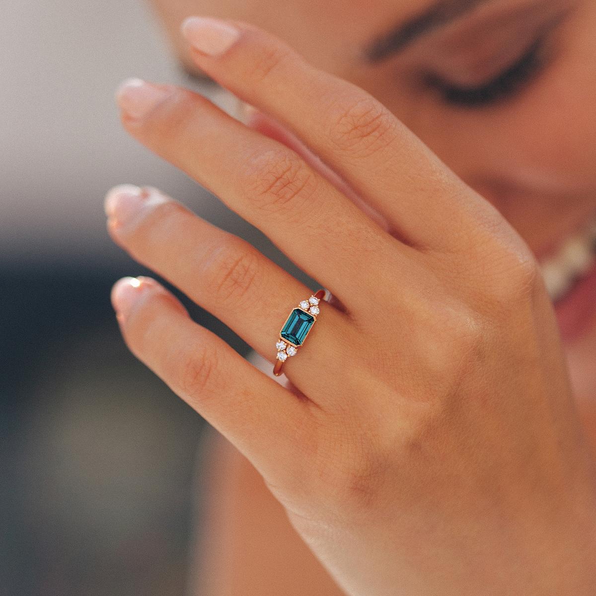 Solitaire Louise Topaze Blue London