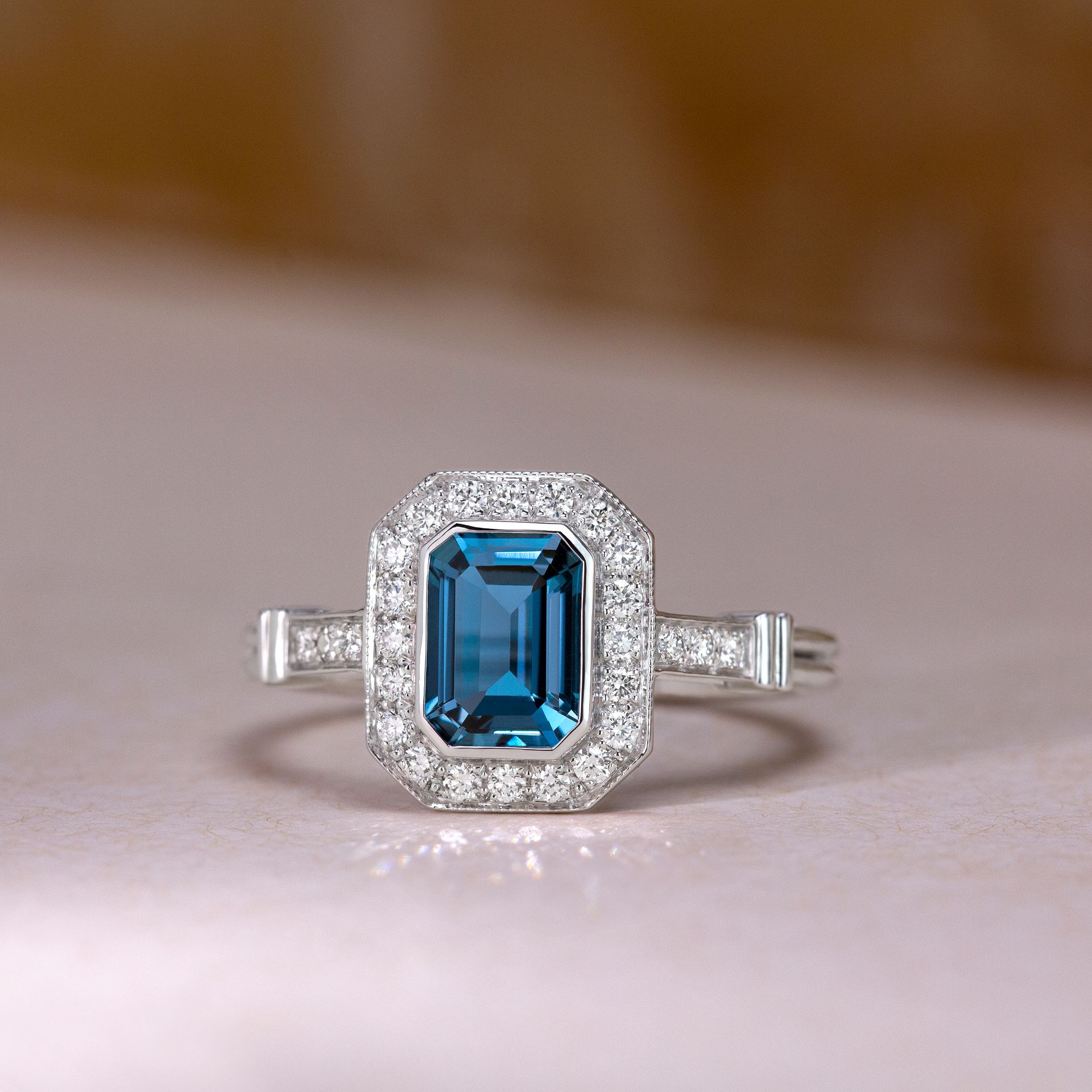 Solitaire Gabrielle Topaze Blue London