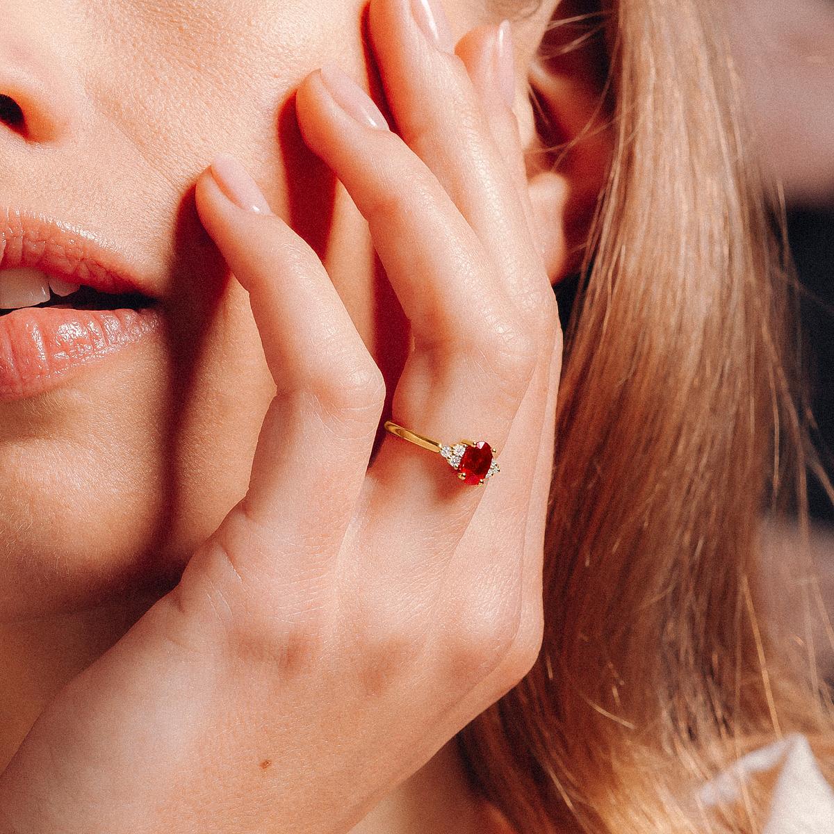 Solitaire Catherine Rubis 7 x 5 mm