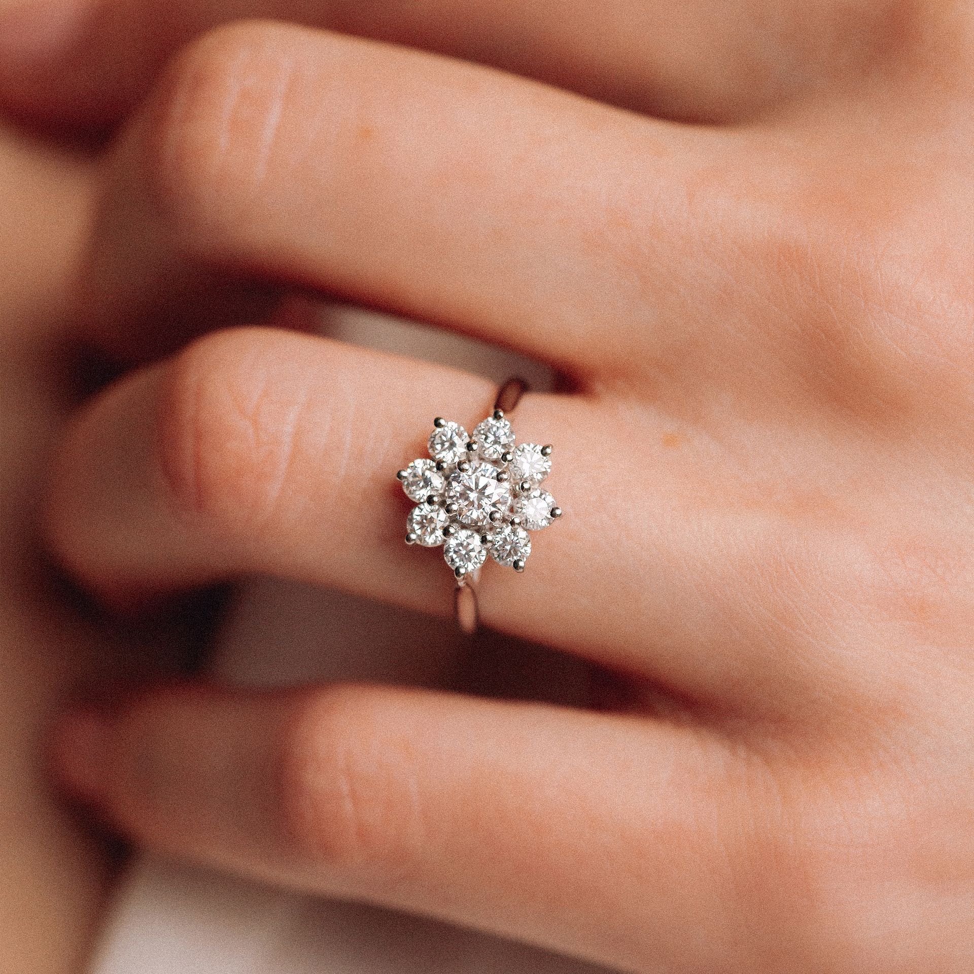 Solitaire Marguerite Étoilée Éclat