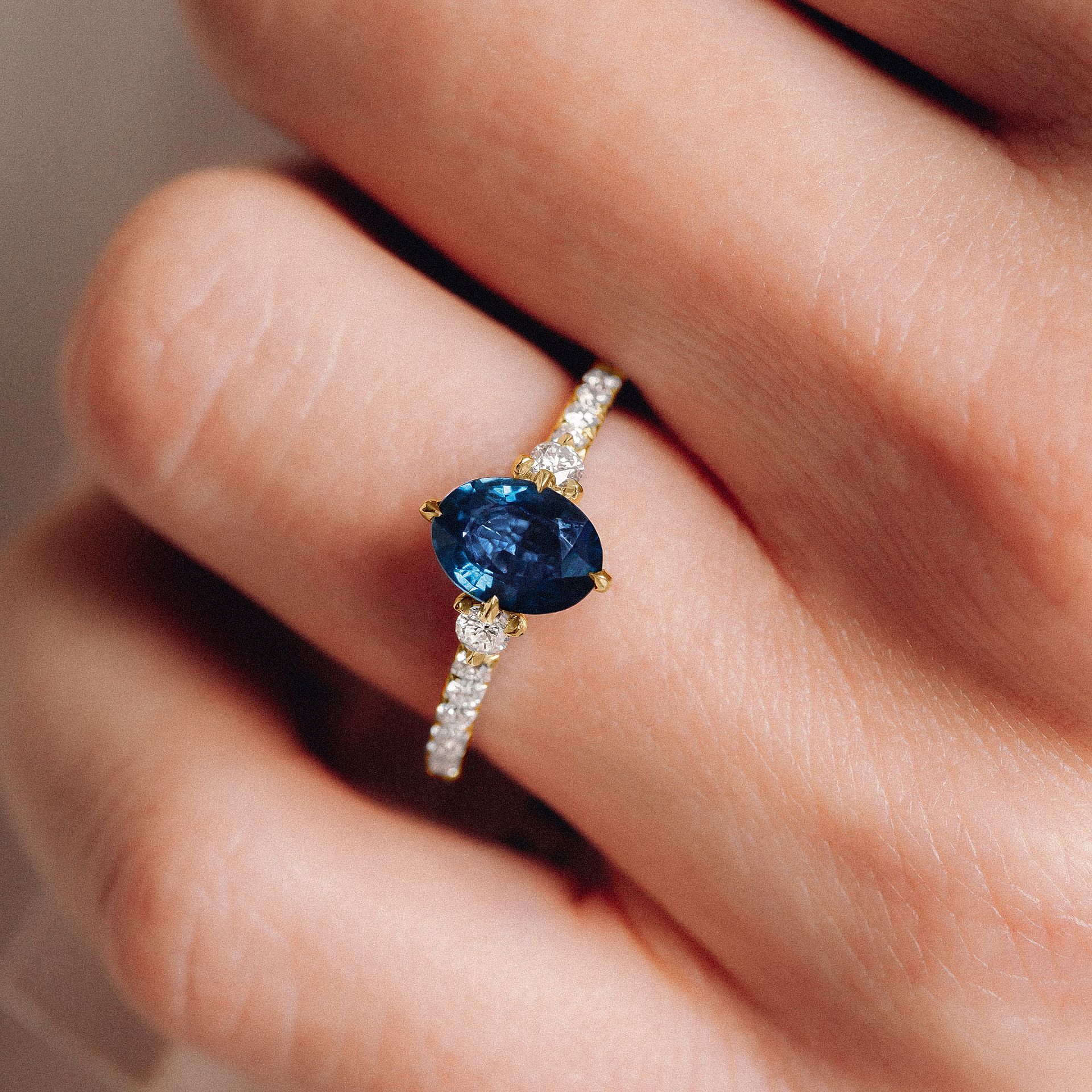 Solitaire Pavé Aïko Saphir 8 x 6 mm