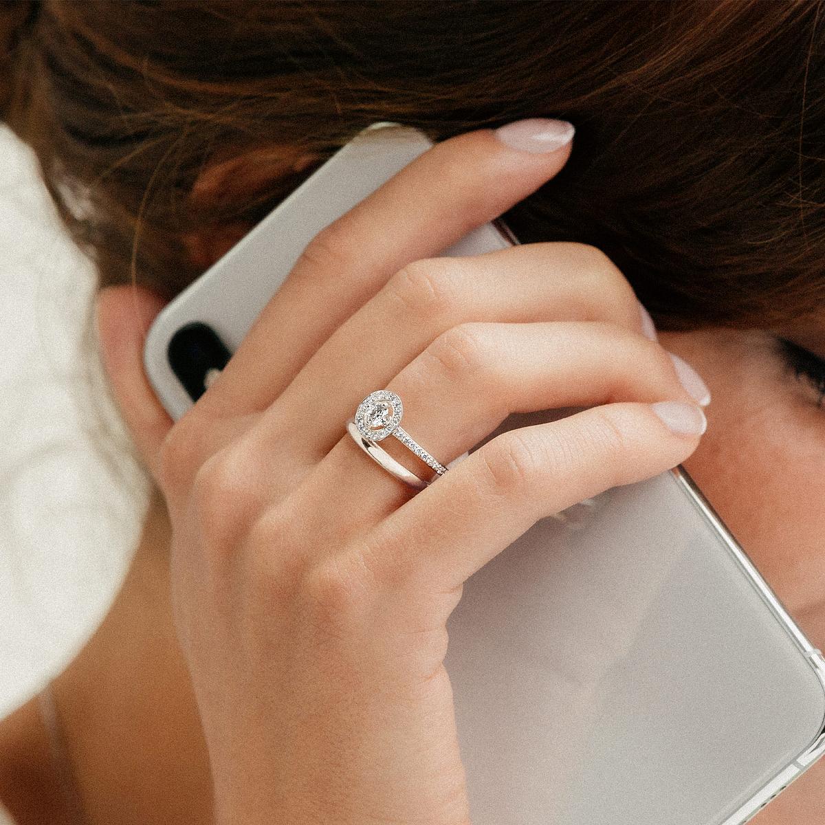 Solitaire Pavé Attraction