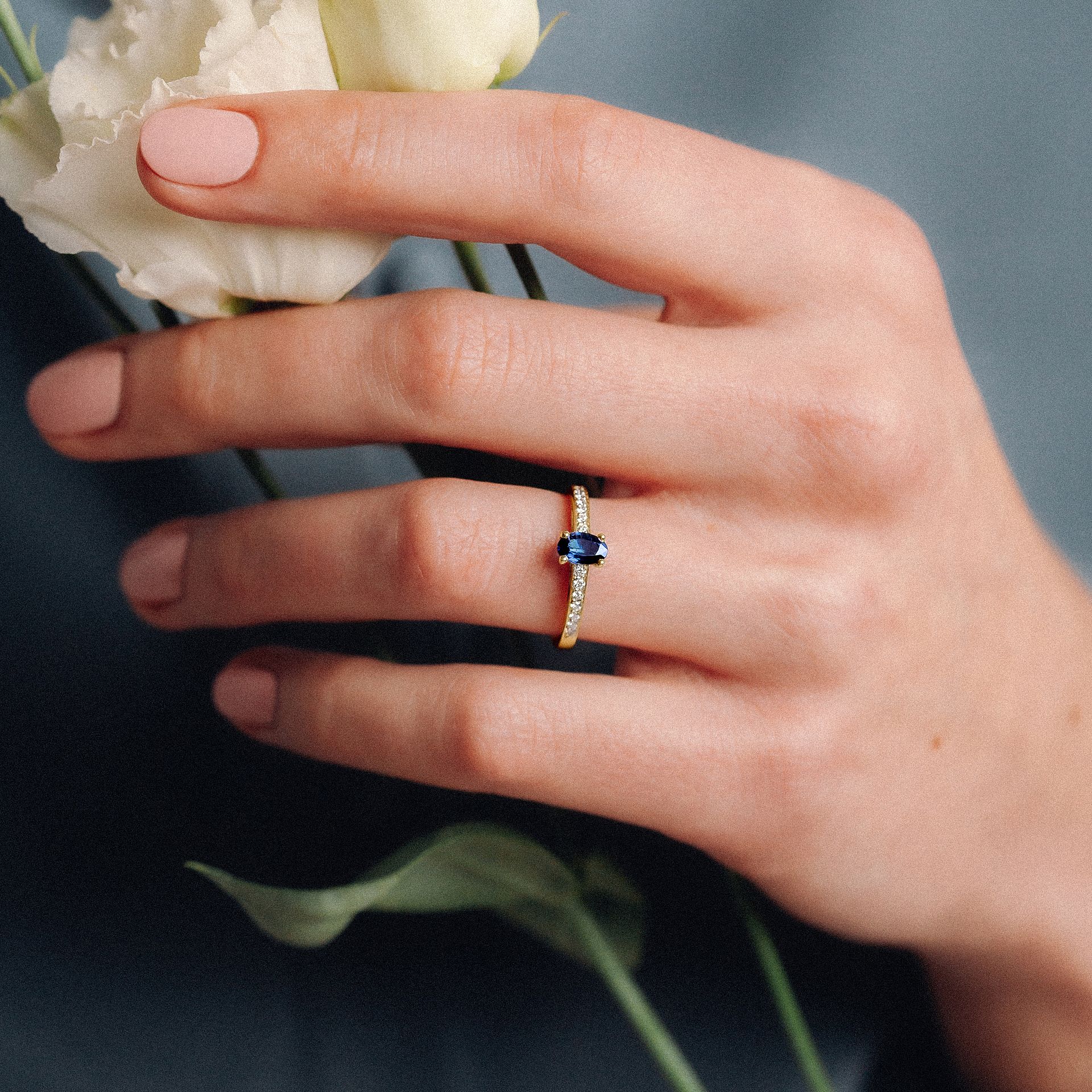 Solitaire Pavé Julia Saphir 6 x 4 mm