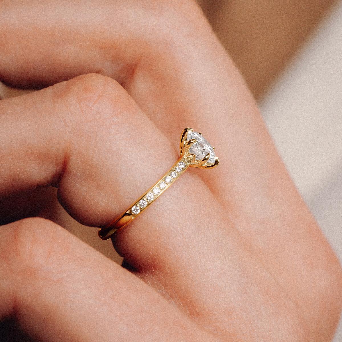 Solitaire Pavé Tulipe Diamant de Synthèse