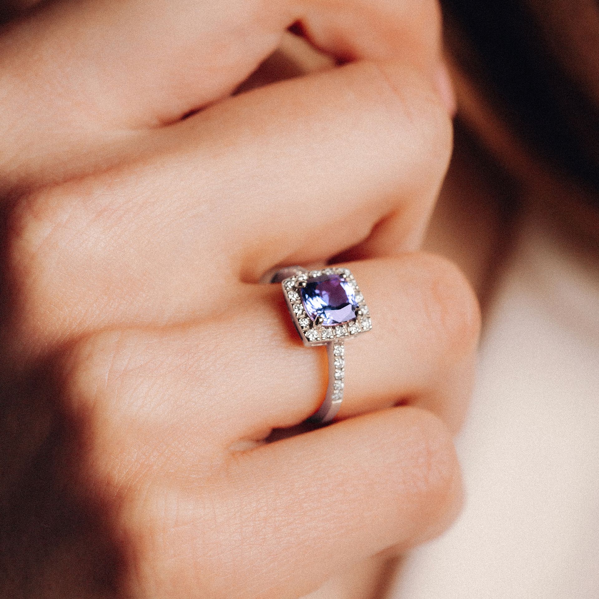 Solitaire Pavé Lys Tanzanite