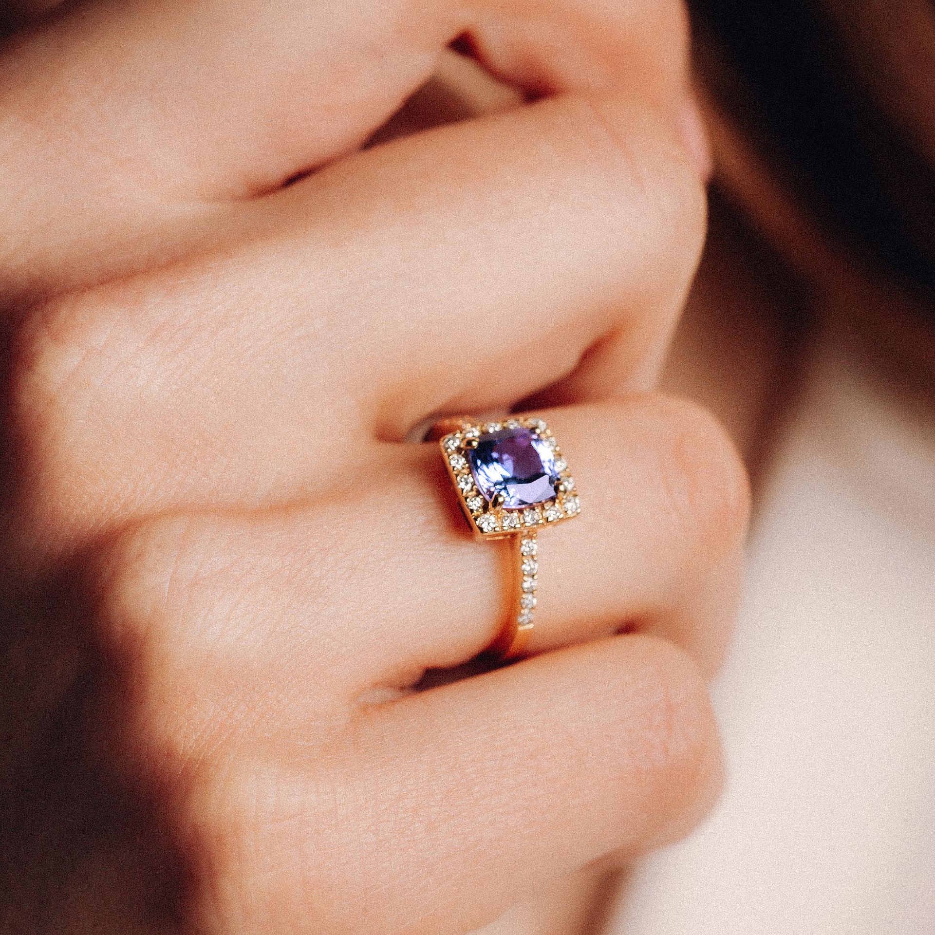 Solitaire Pavé Lys Tanzanite