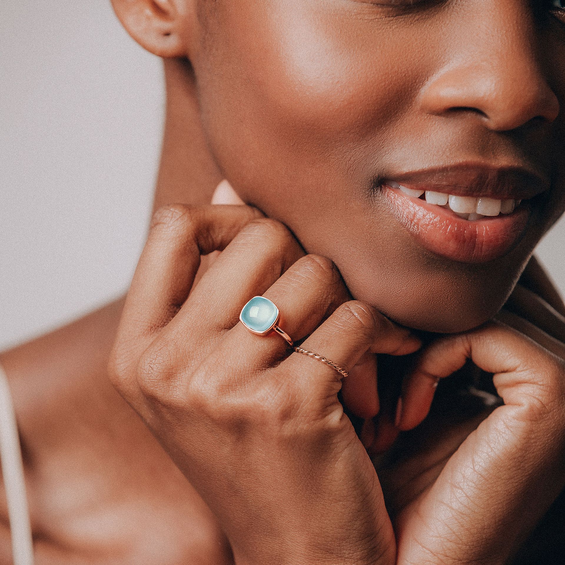 Bague Paradis Coussin Calcédoine Bleue