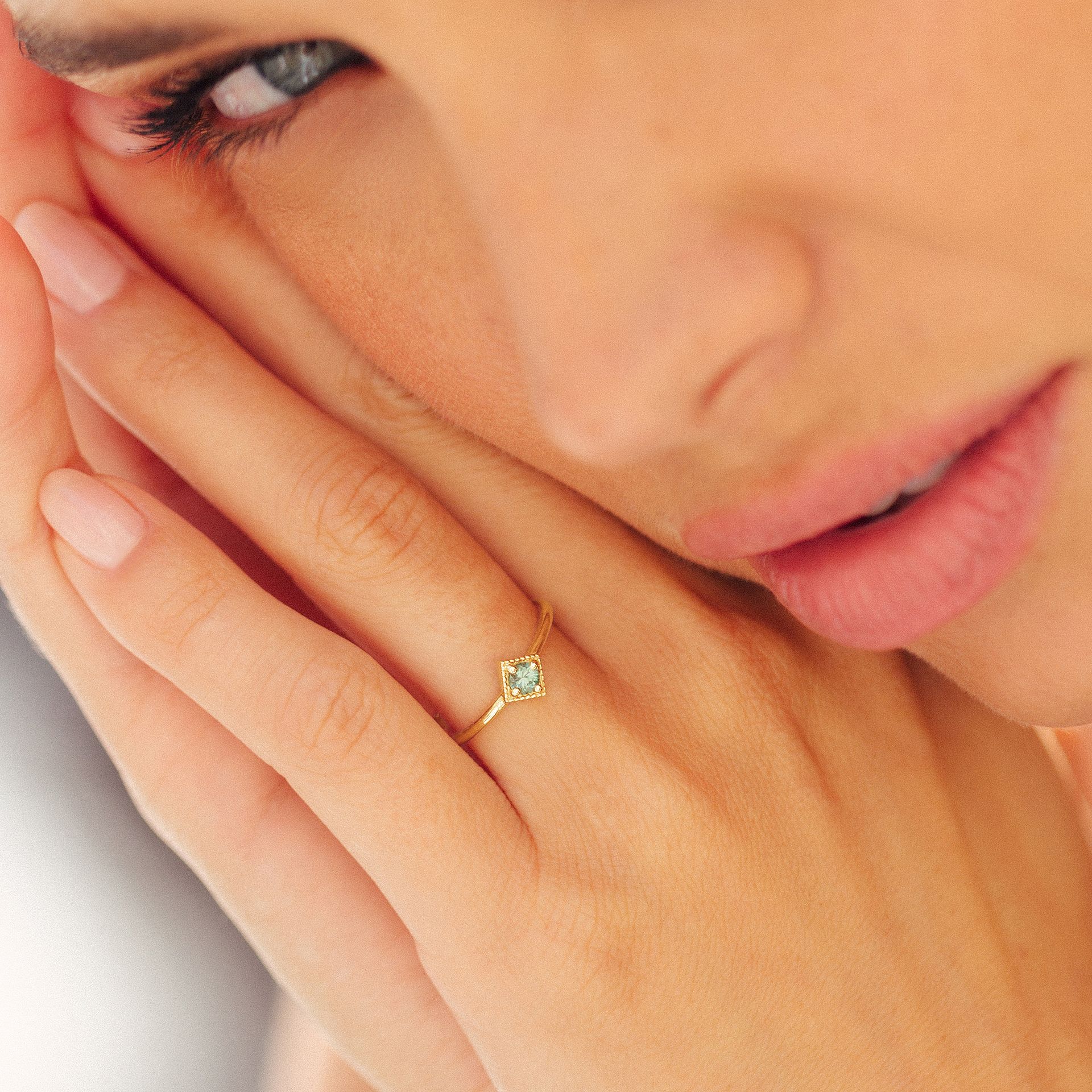 Solitaire Romy Millegrain Saphir Vert 3.5 mm