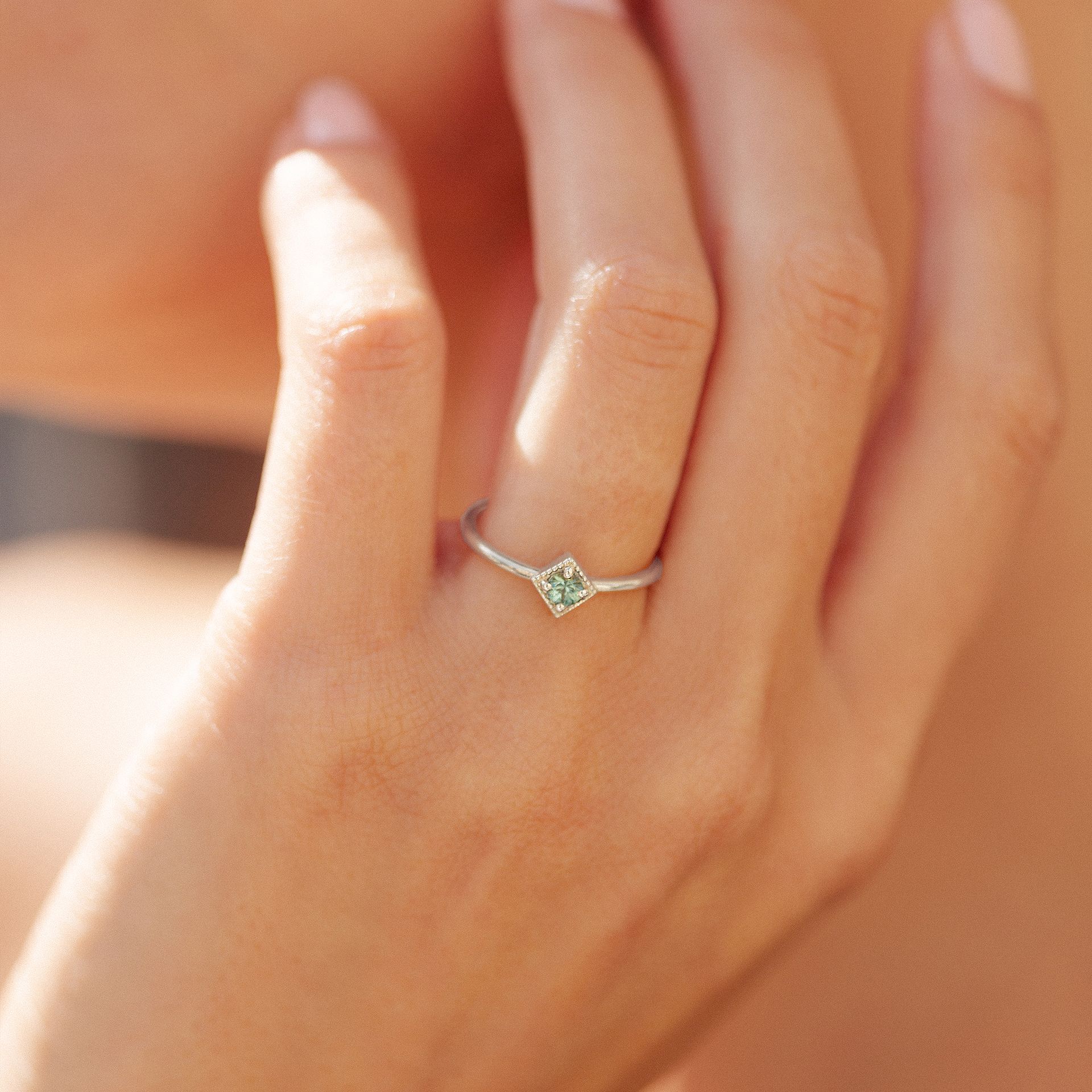 Solitaire Romy Millegrain Saphir Vert 3.5 mm
