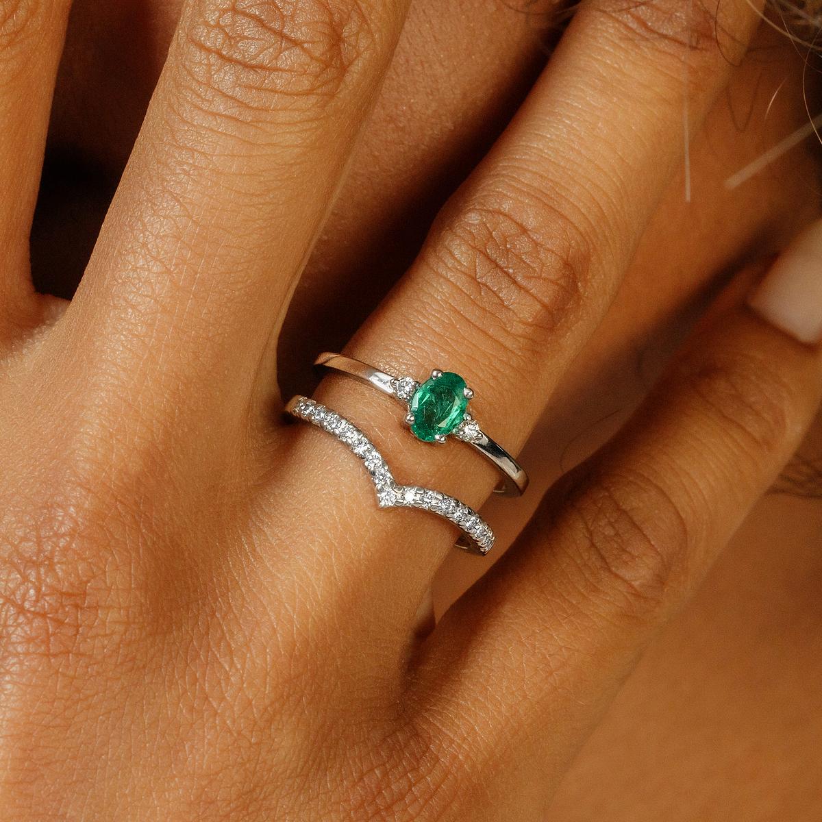 Solitaire Elisabeth Émeraude 6 x 4 mm