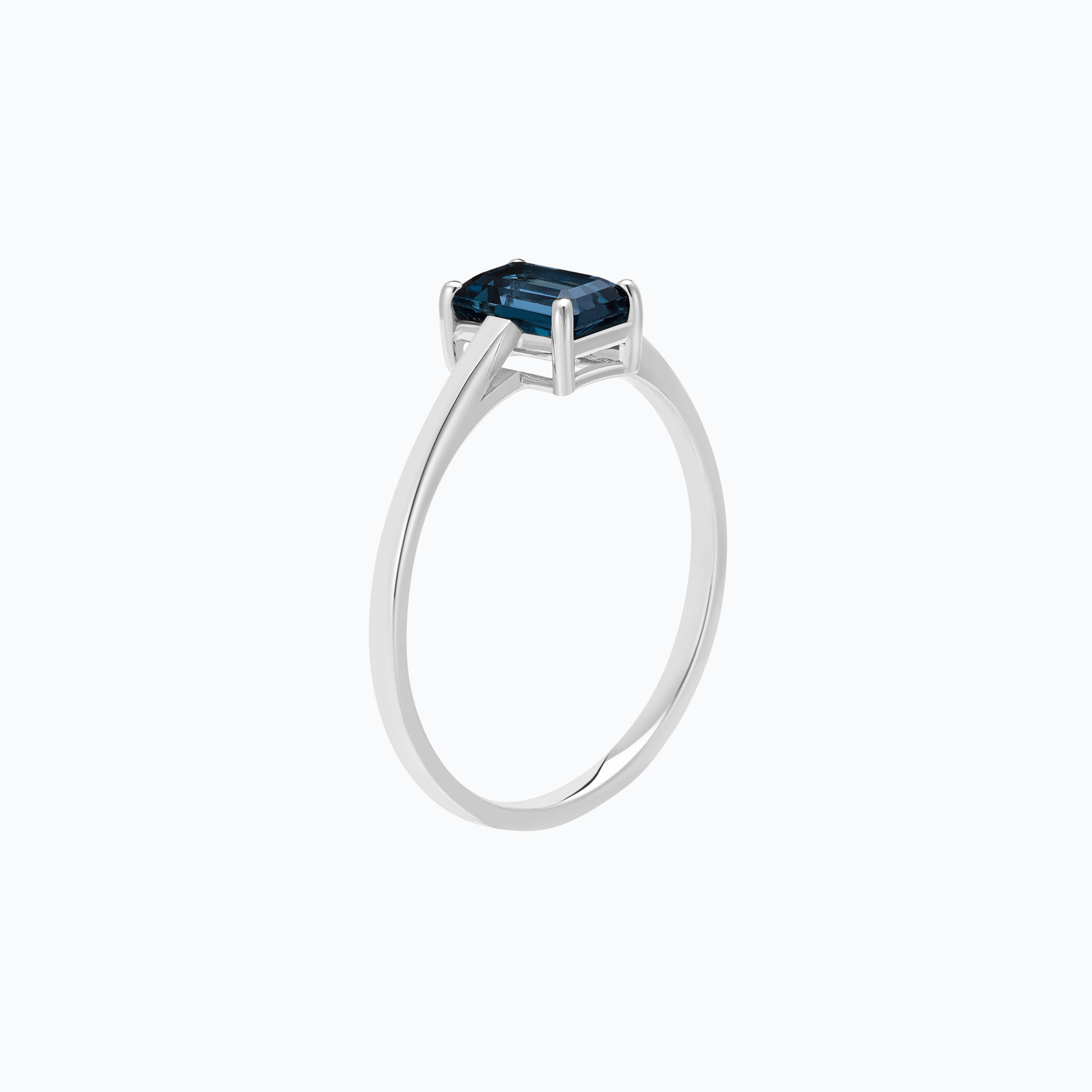 Solitaire Terry Topaze Blue London 6 x 4 mm