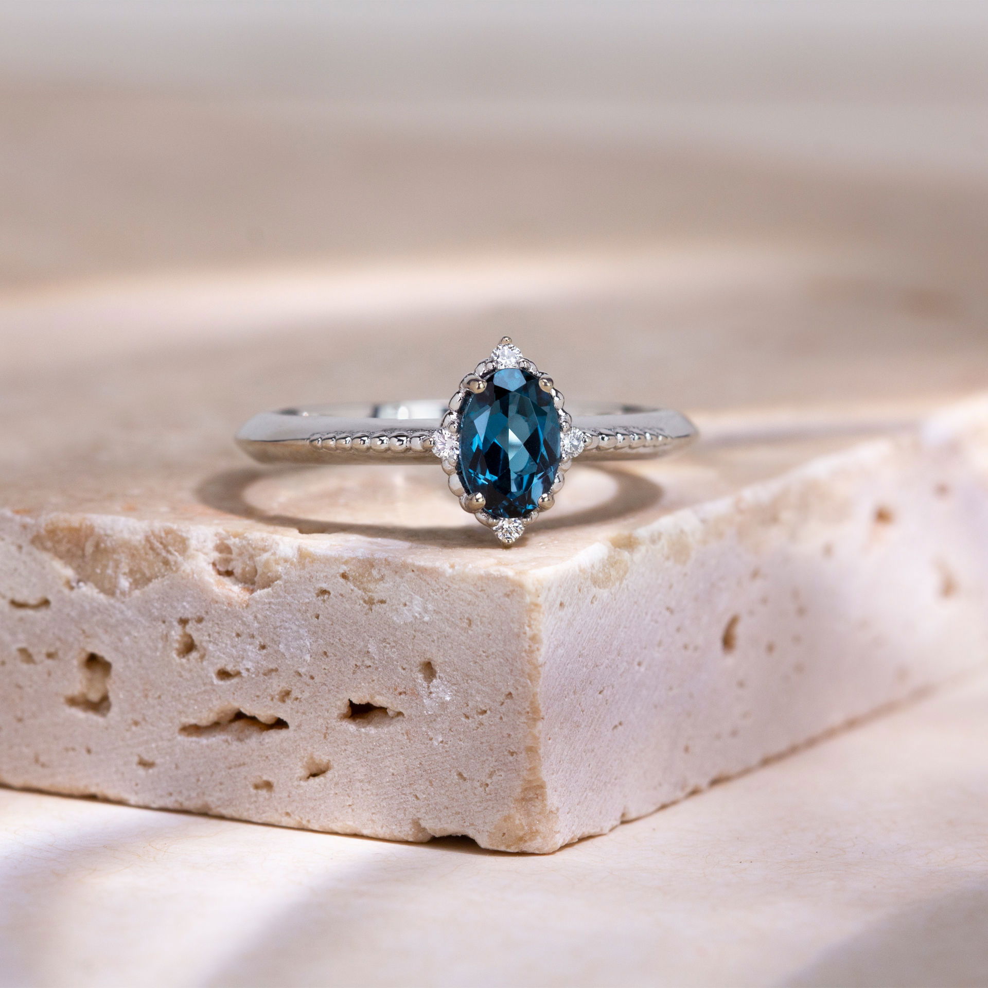 Solitaire Colette Topaze Blue London