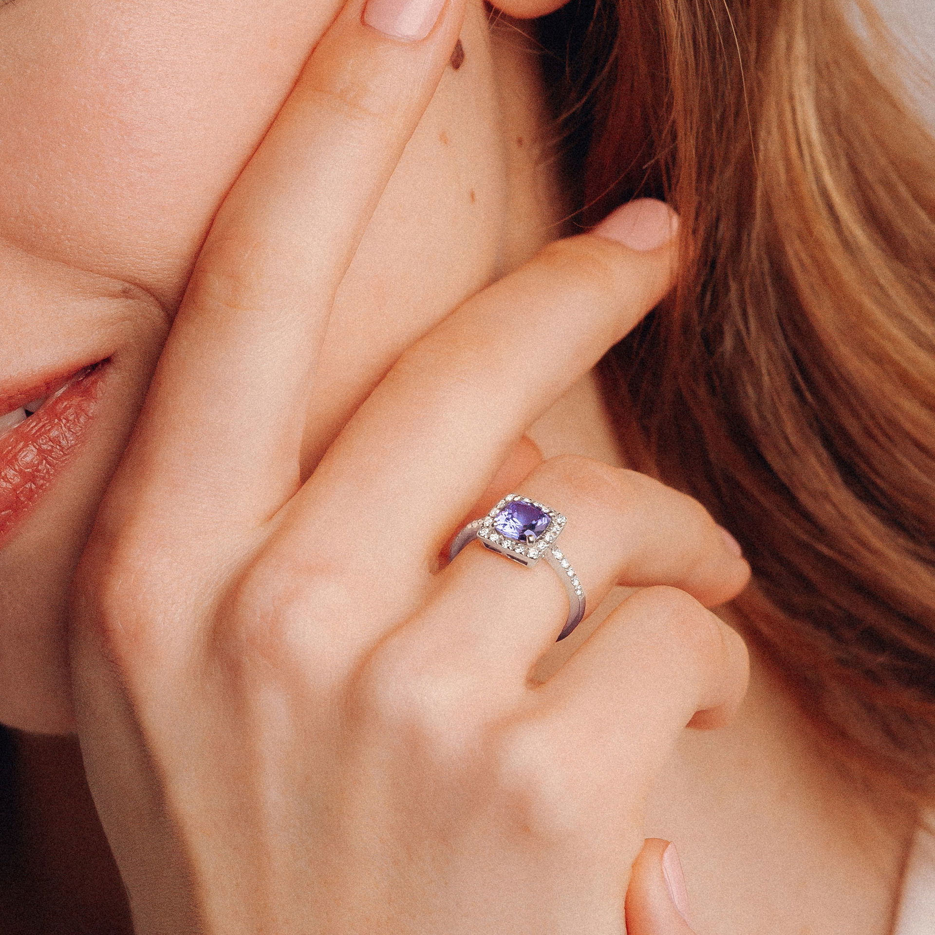 Solitaire Pavé Lys Tanzanite