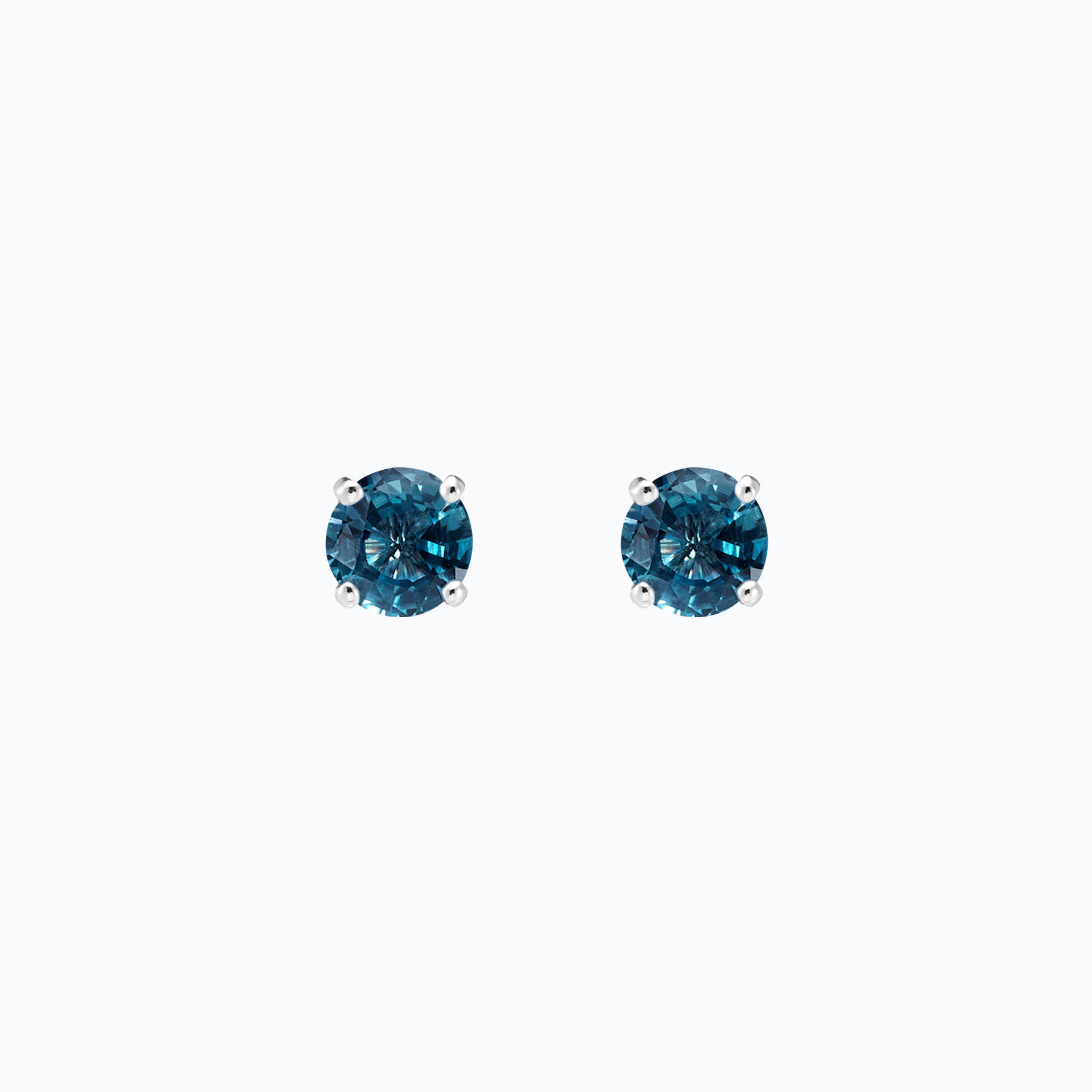 Boucles Alva Topaze Blue London 6 mm