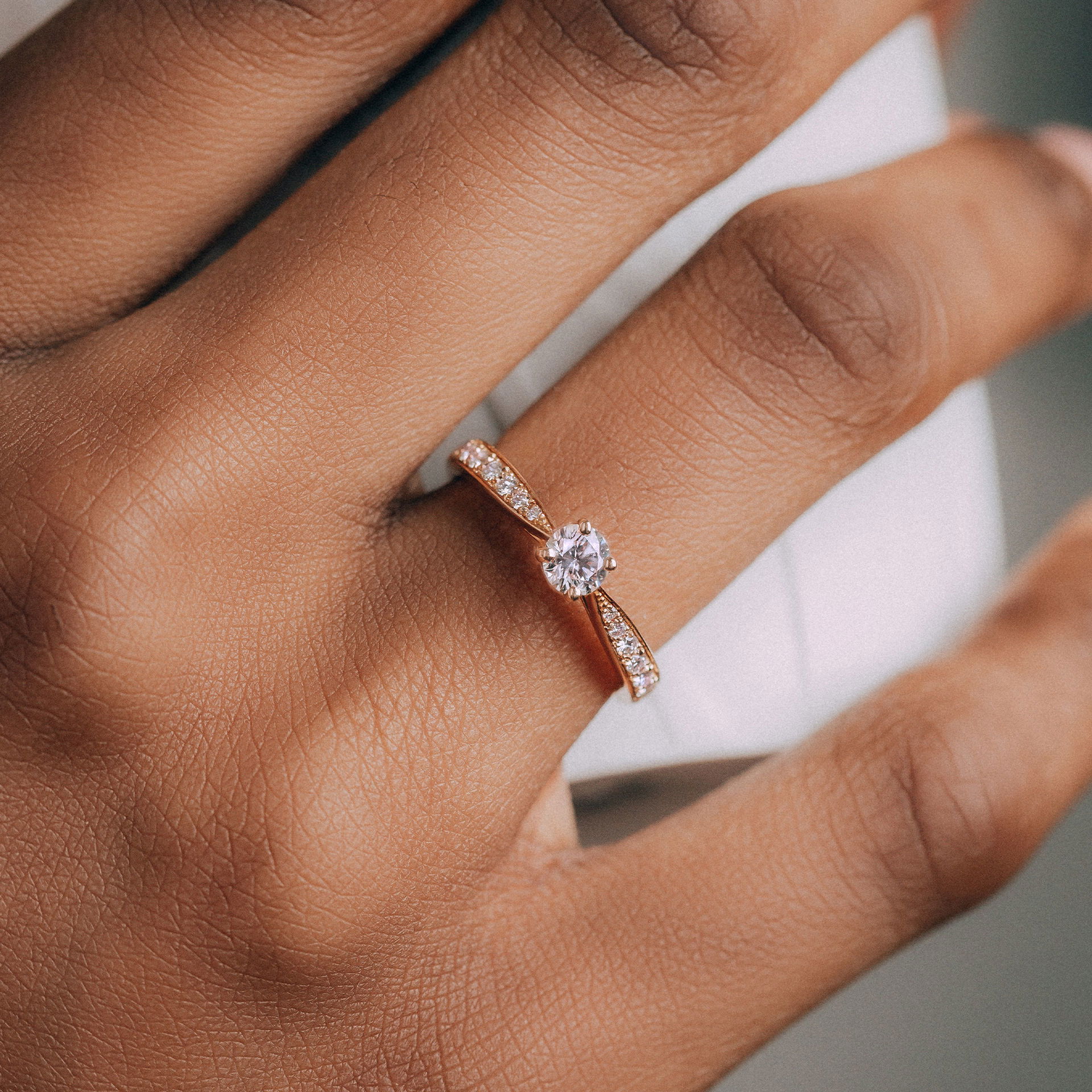 Solitaire Pavé Romance Éclat